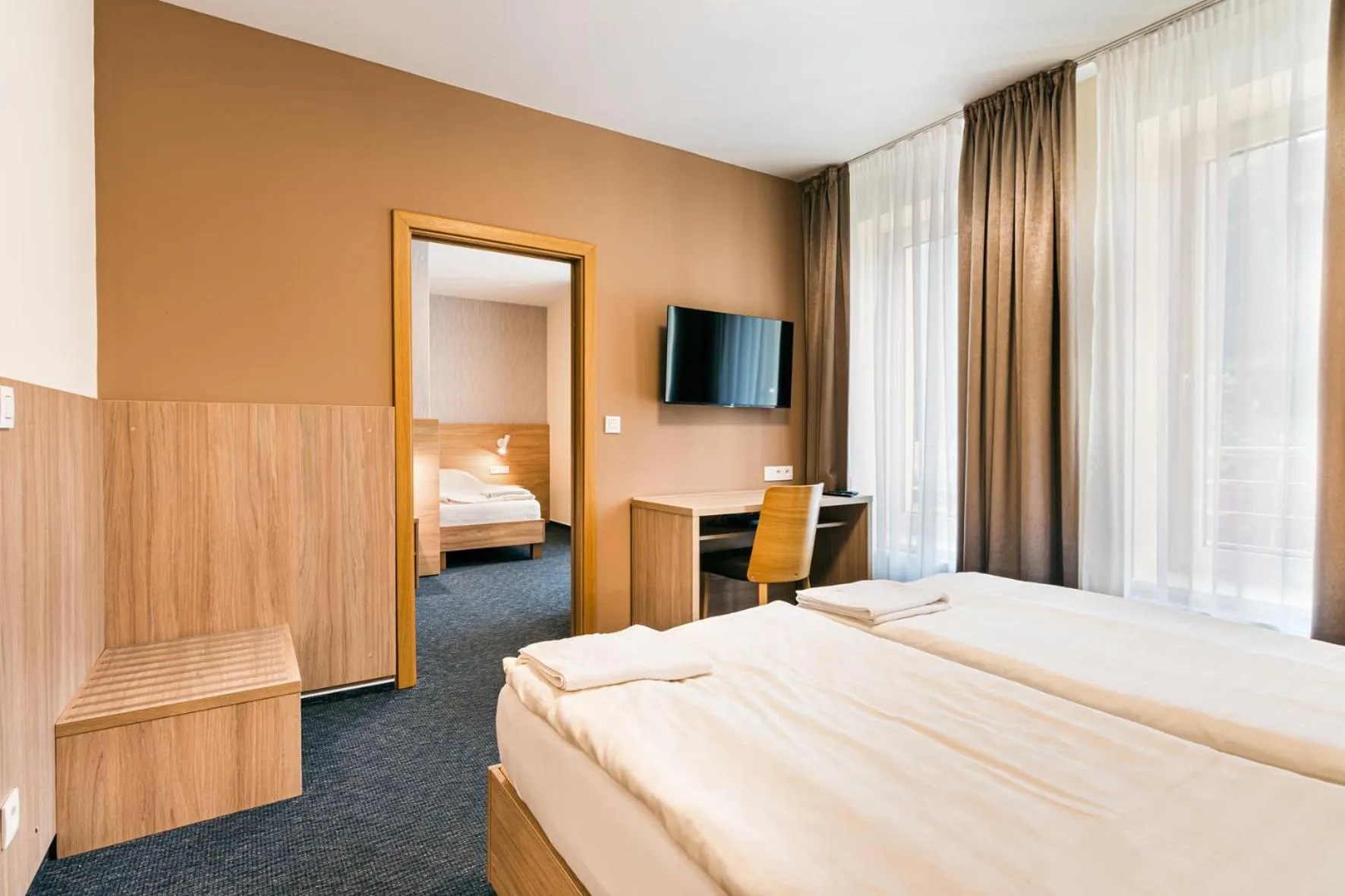 Property building, Bed in Hotel Helios