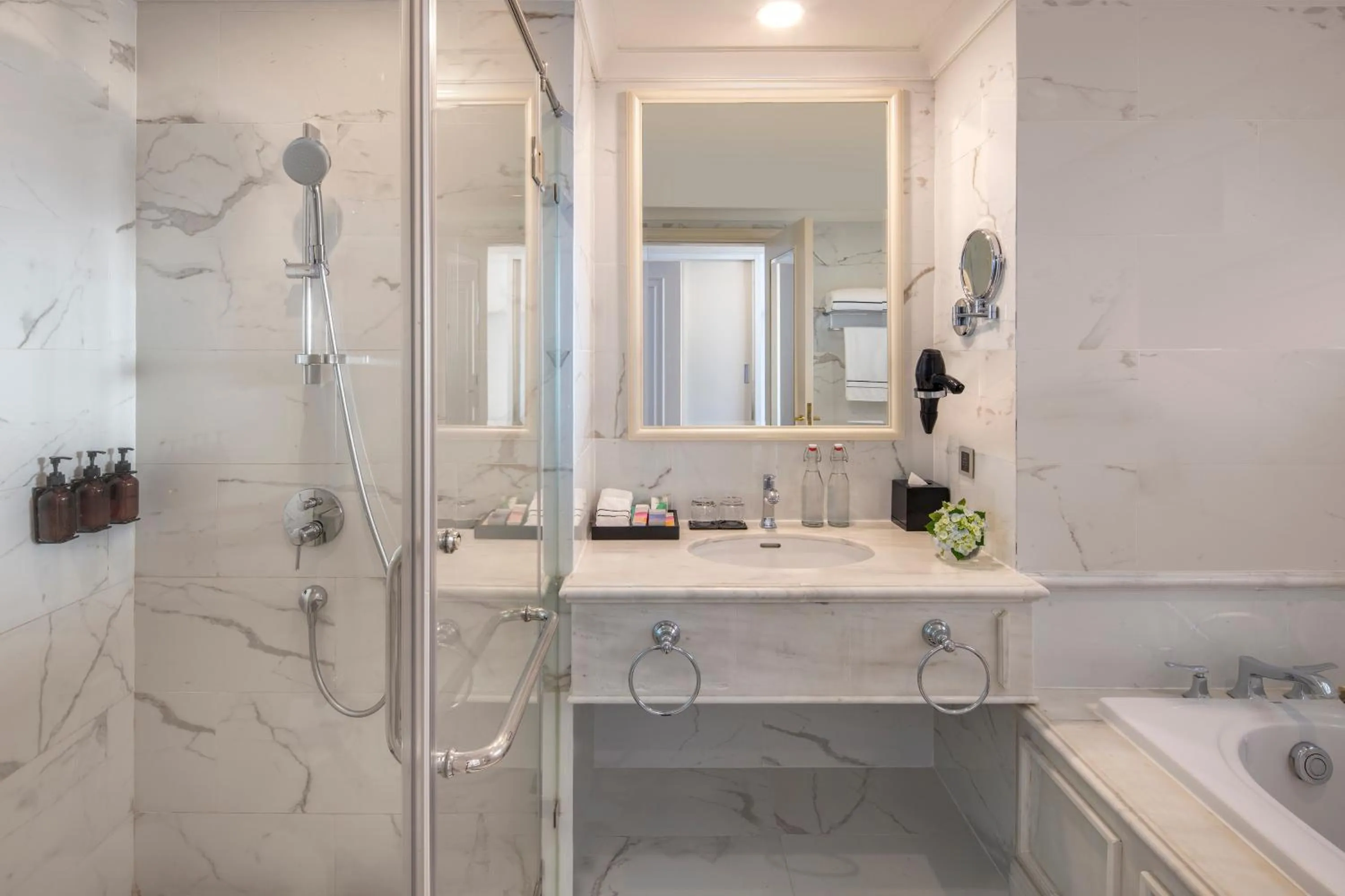 Bathroom in Melia Vinpearl Quang Binh
