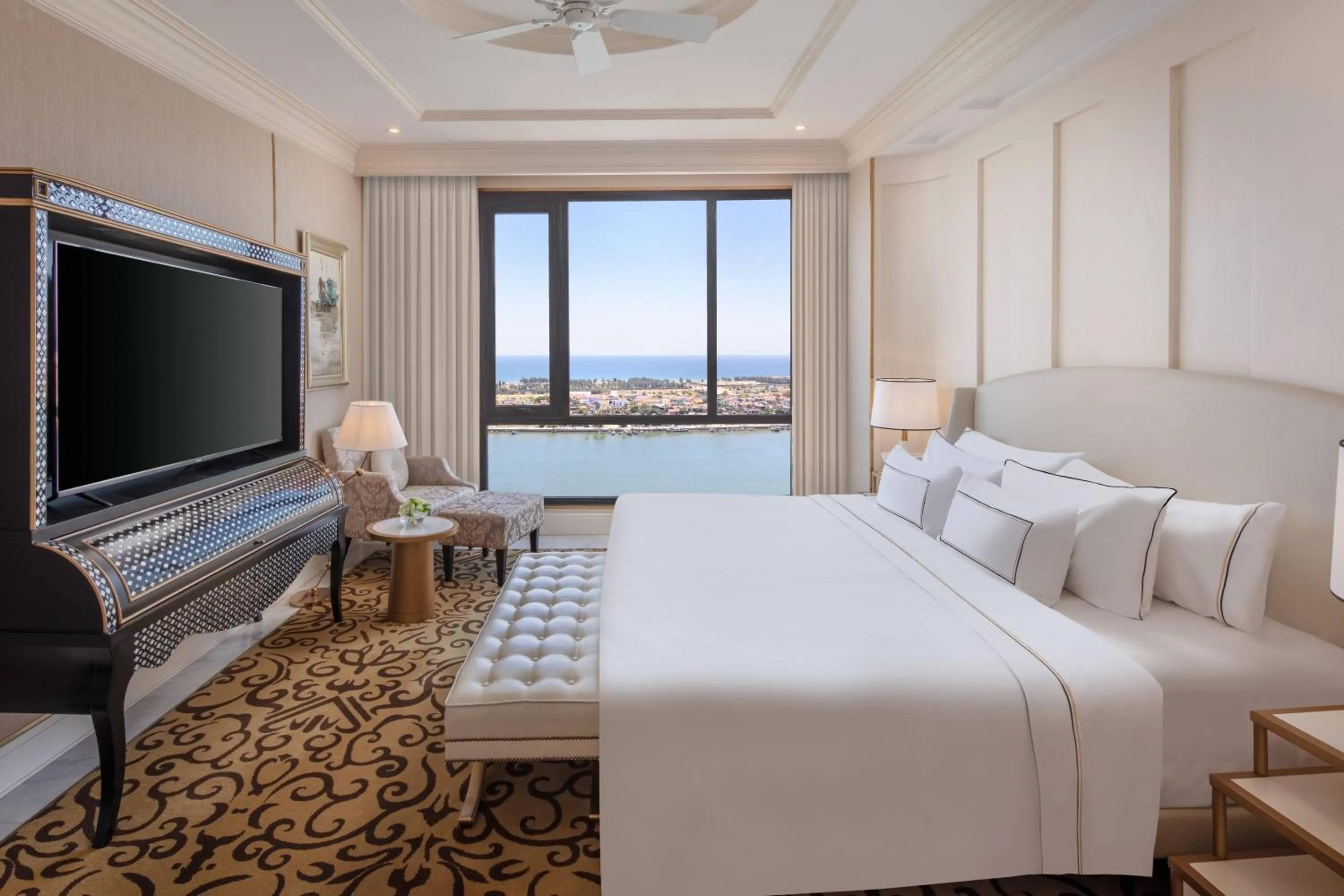 Bed in Meliá Vinpearl Quang Binh