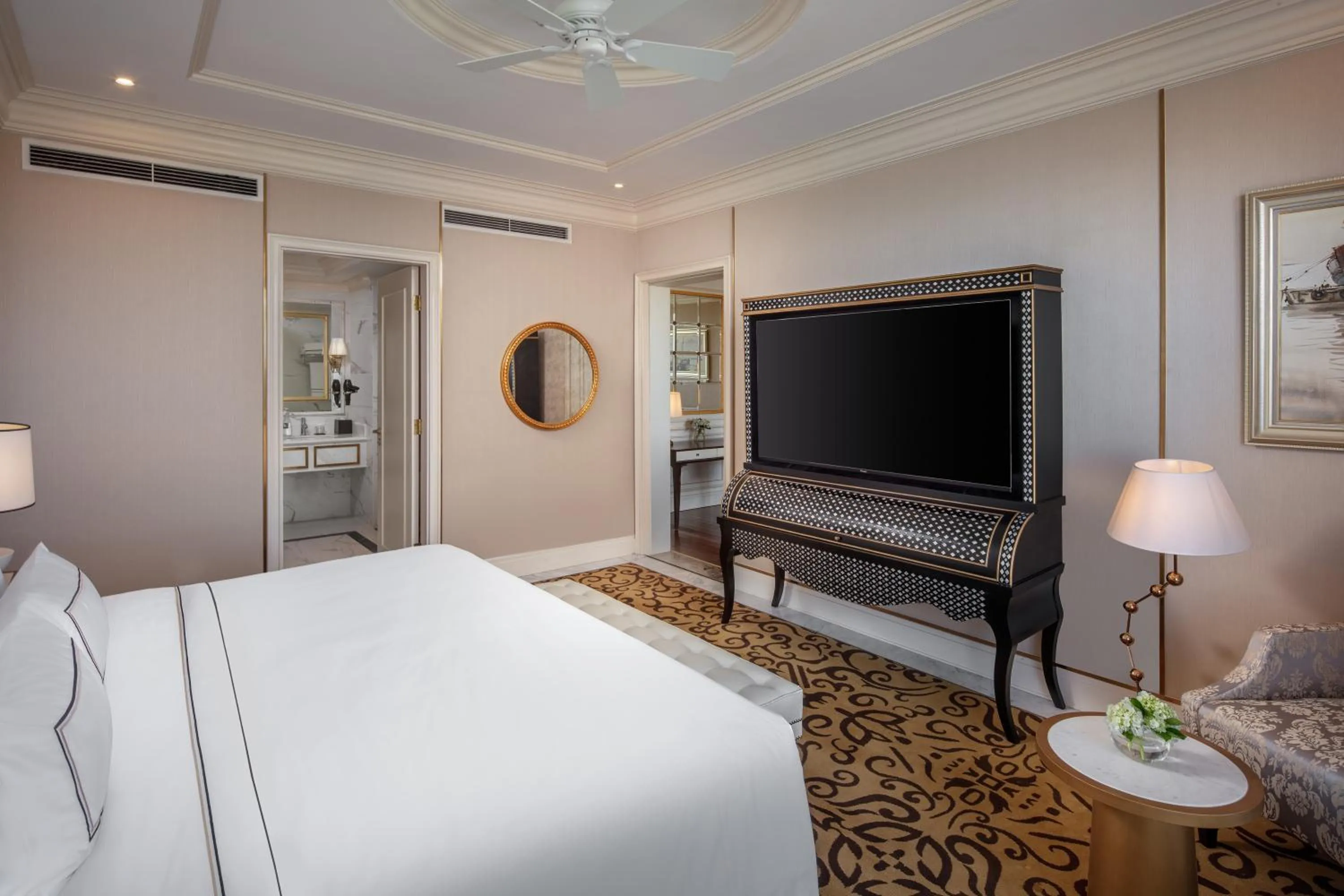 Bed in Melia Vinpearl Quang Binh