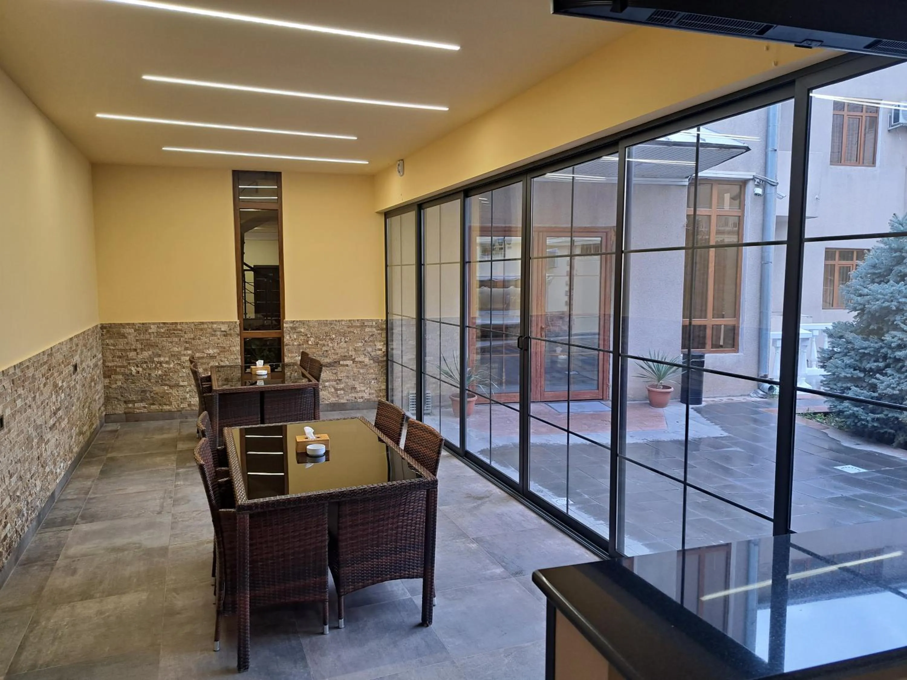 Dining area in Capital Hotel