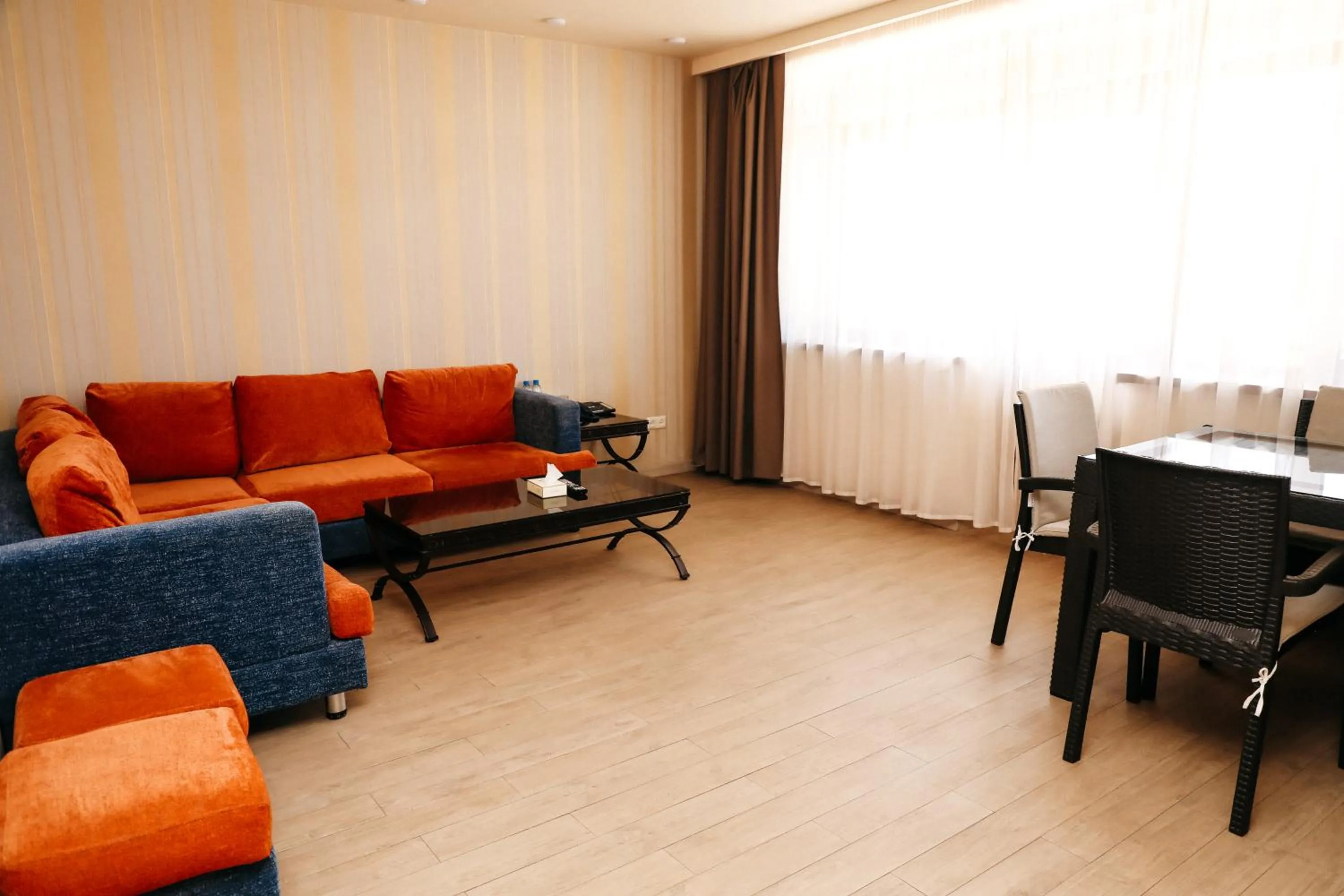 Seating area in Best Western Bohemian Resort