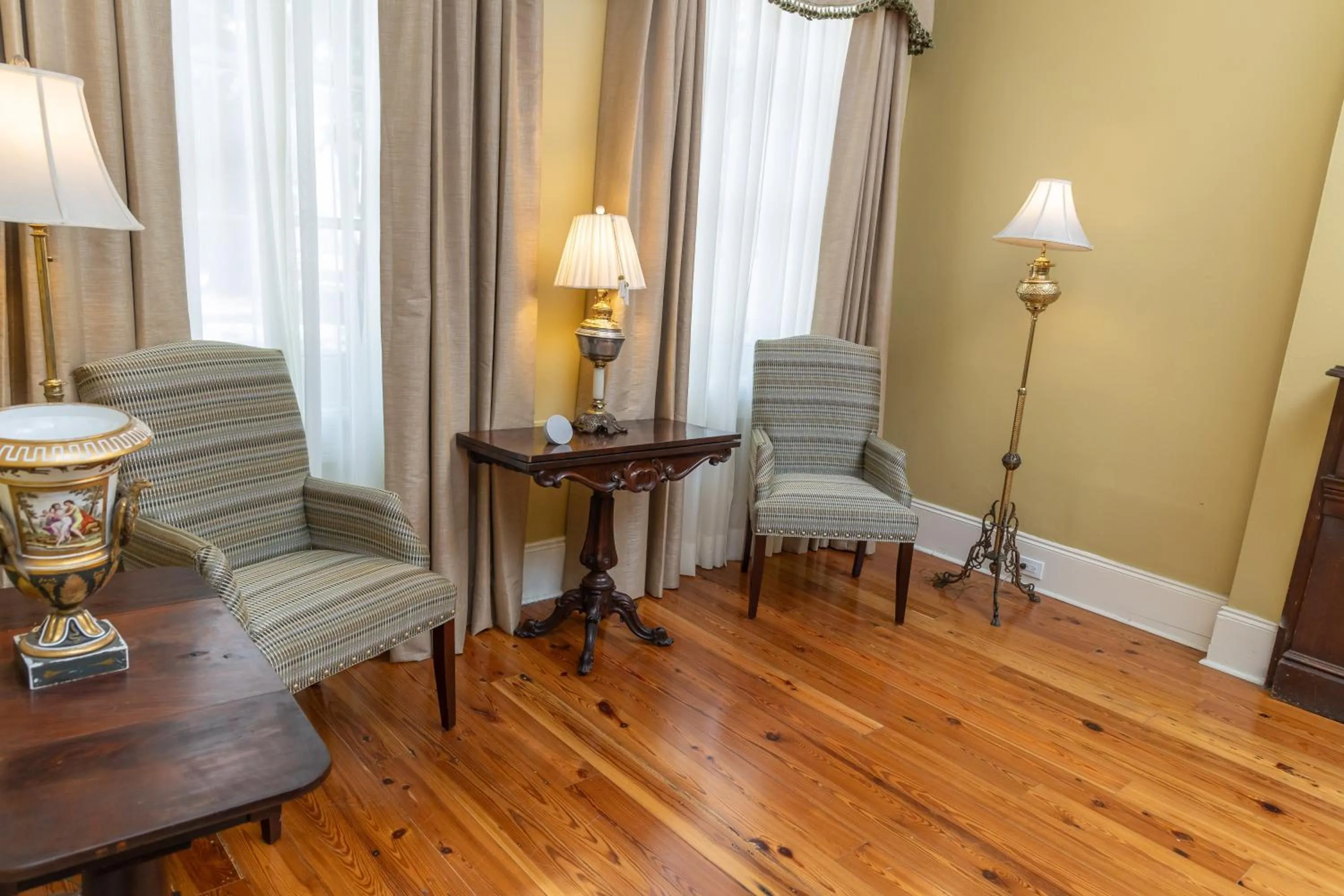 Lobby or reception in Lamothe House Hotel a French Quarter Guest Houses Property