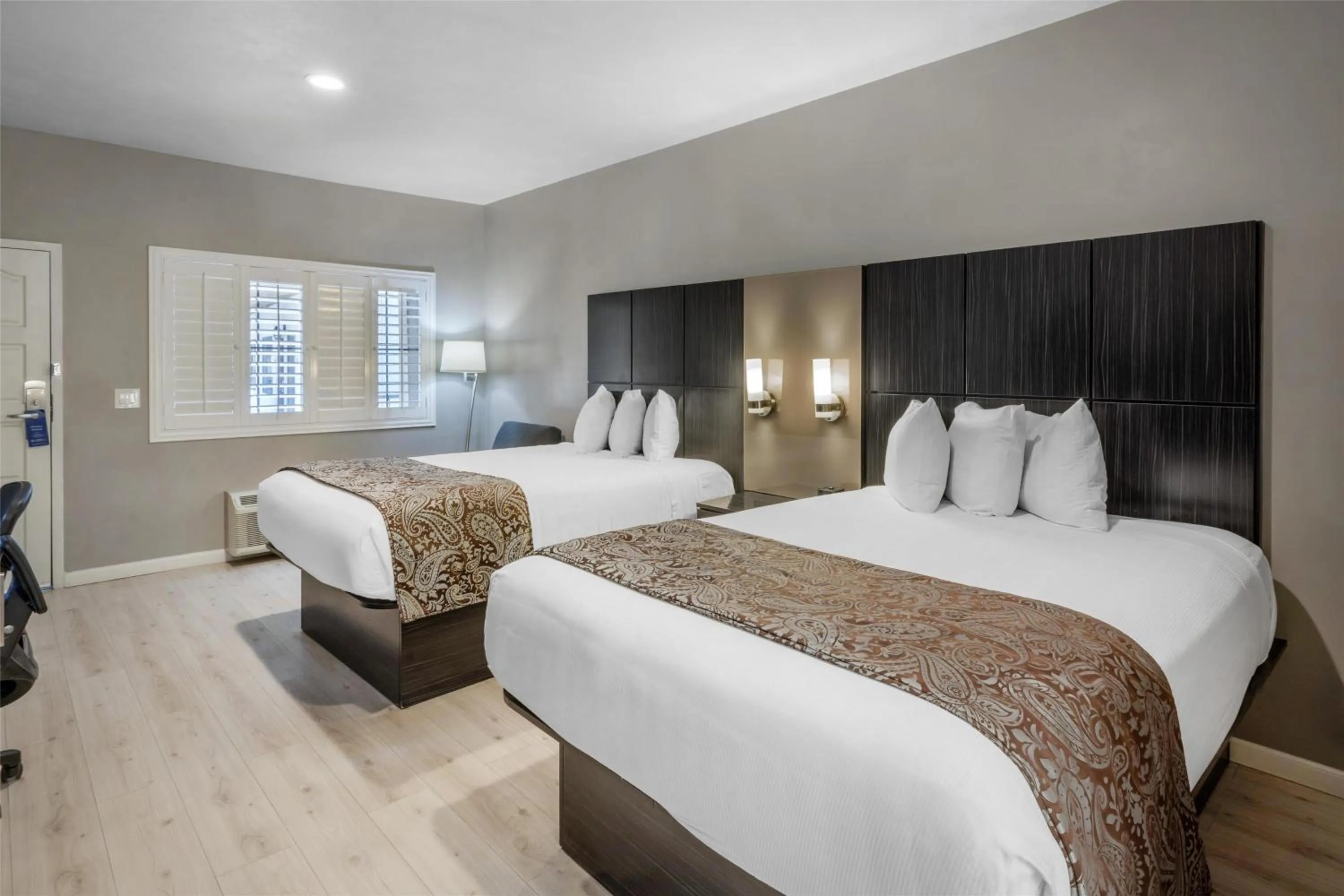 Bedroom, Bed in SureStay Plus by Best Western Santa Clara Silicon Valley