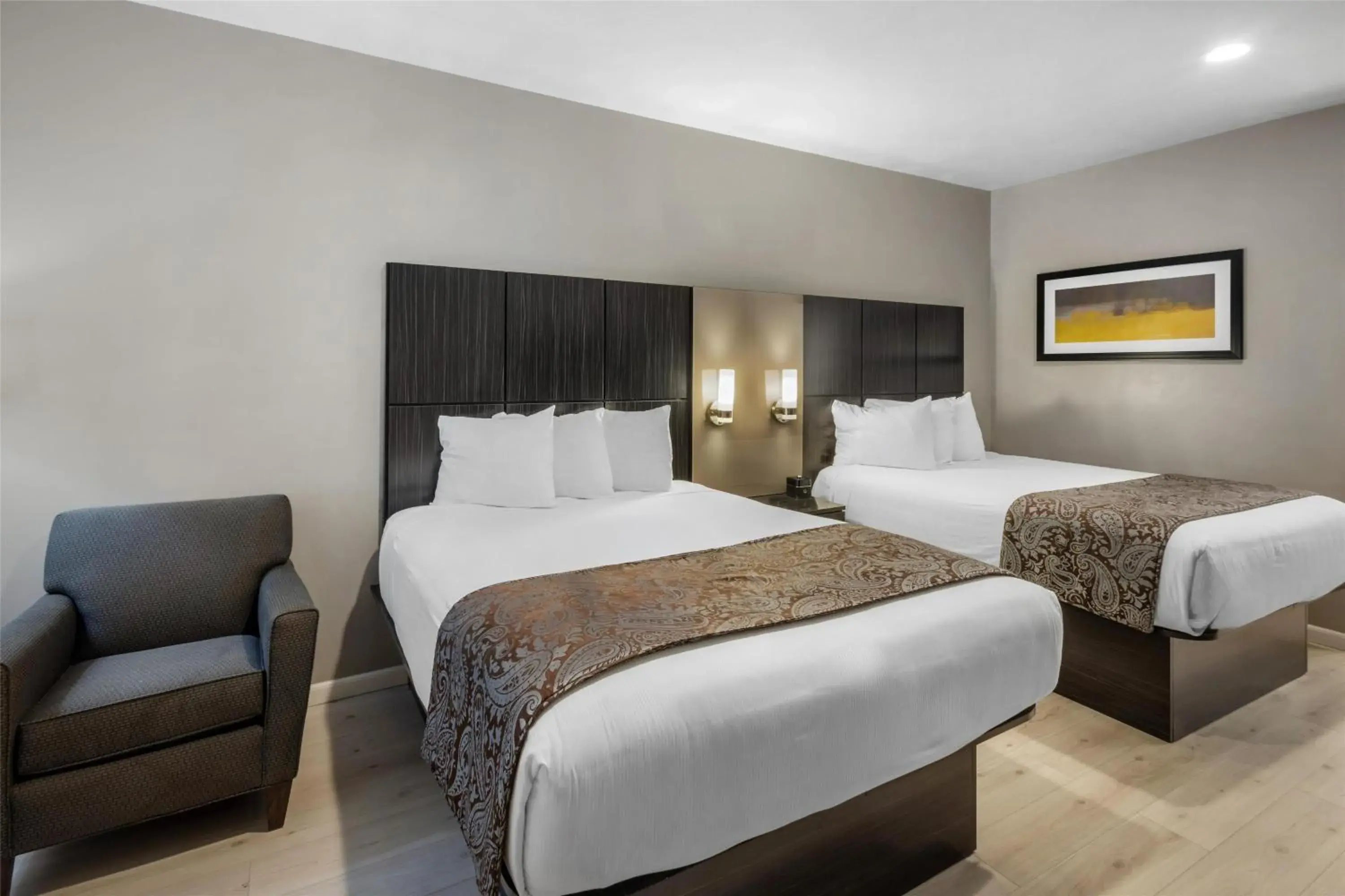 Queen Room with Two Queen Beds in SureStay Plus by Best Western Santa Clara Silicon Valley Queen Room with Two Queen Beds in SureStay Plus by Best Western Santa Clara Silicon Valley