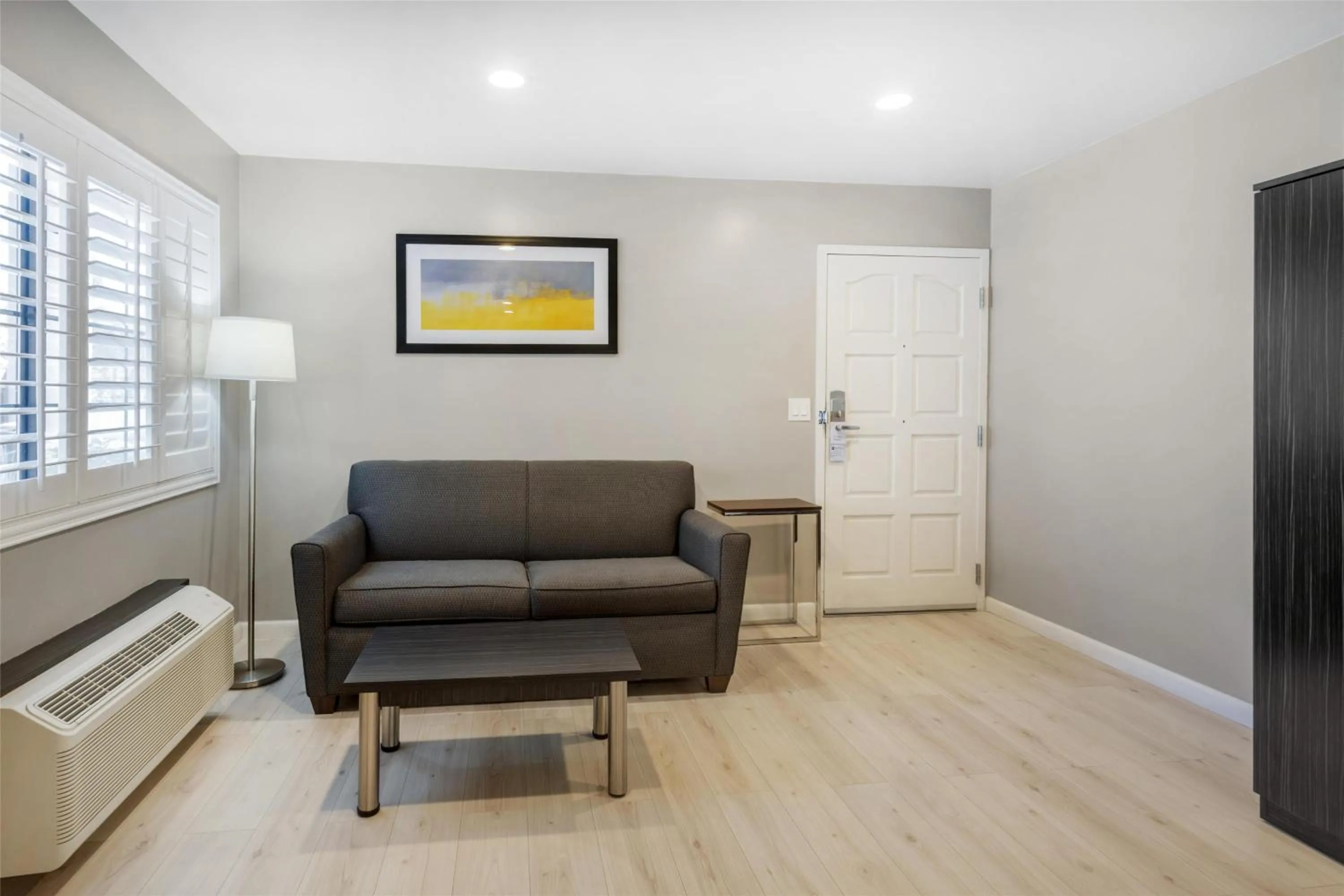 Bedroom in SureStay Plus by Best Western Santa Clara Silicon Valley