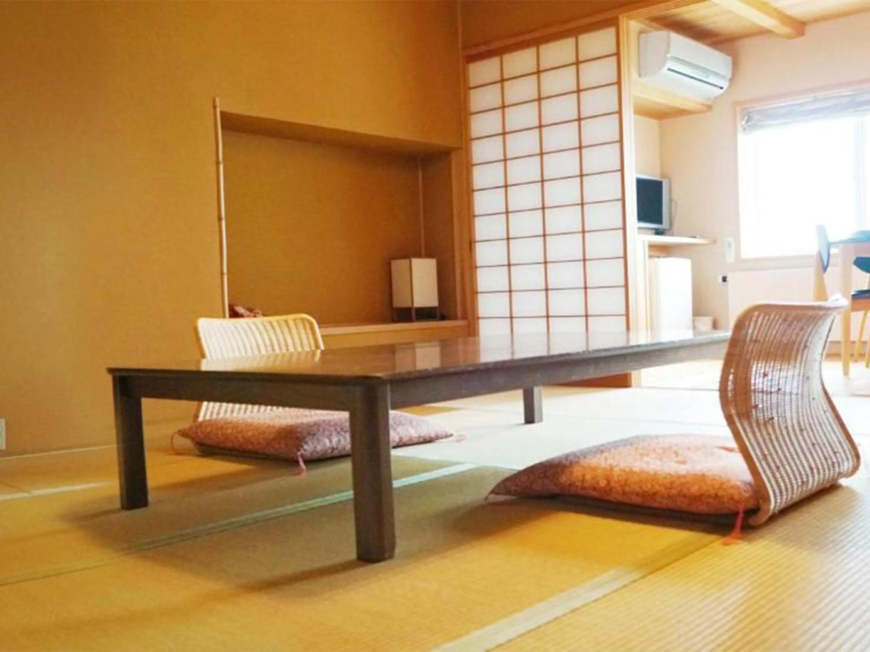 Living room, Bed in Wakaki Ryokan - Nasu Yumoto Onsen