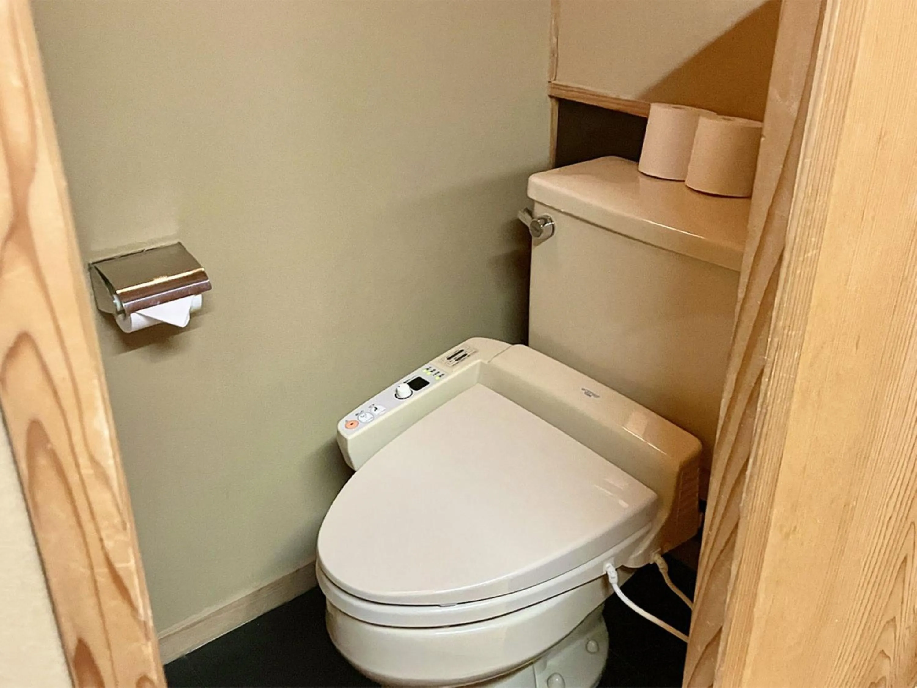 Living room in Wakaki Ryokan - Nasu Yumoto Onsen