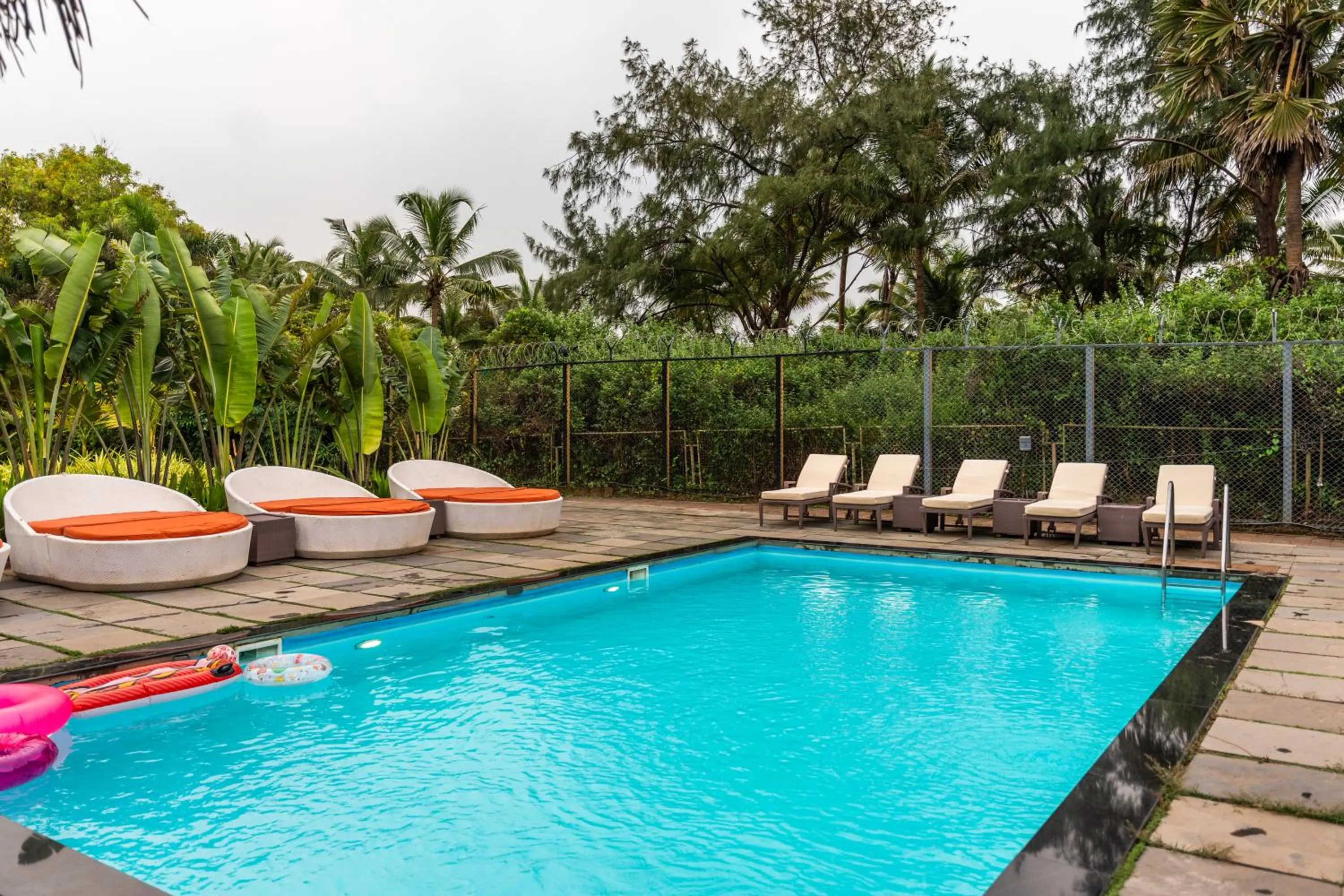 Swimming pool in Fahrenheit Hotels & Resorts