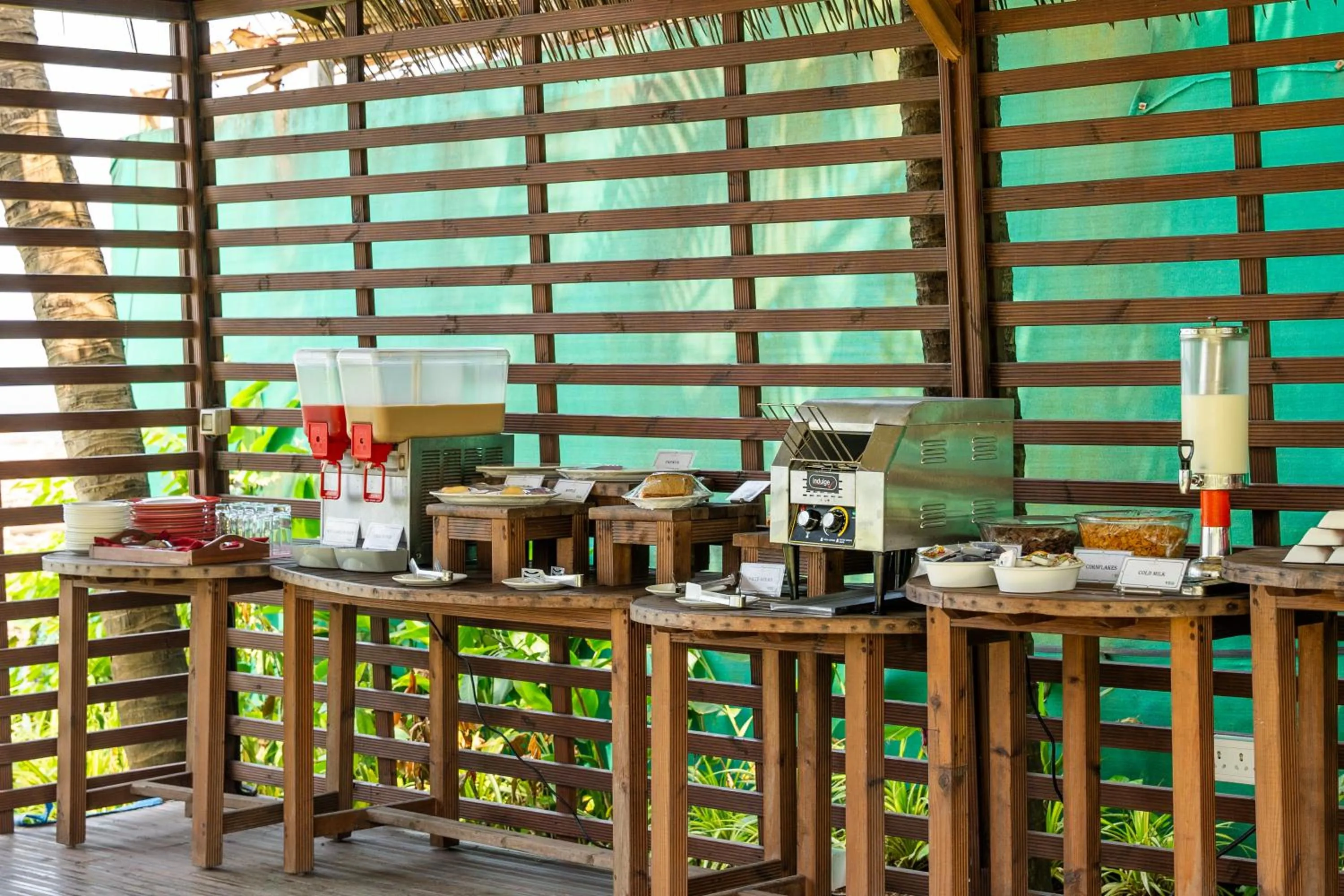 Restaurant/places to eat in Fahrenheit Hotels & Resorts