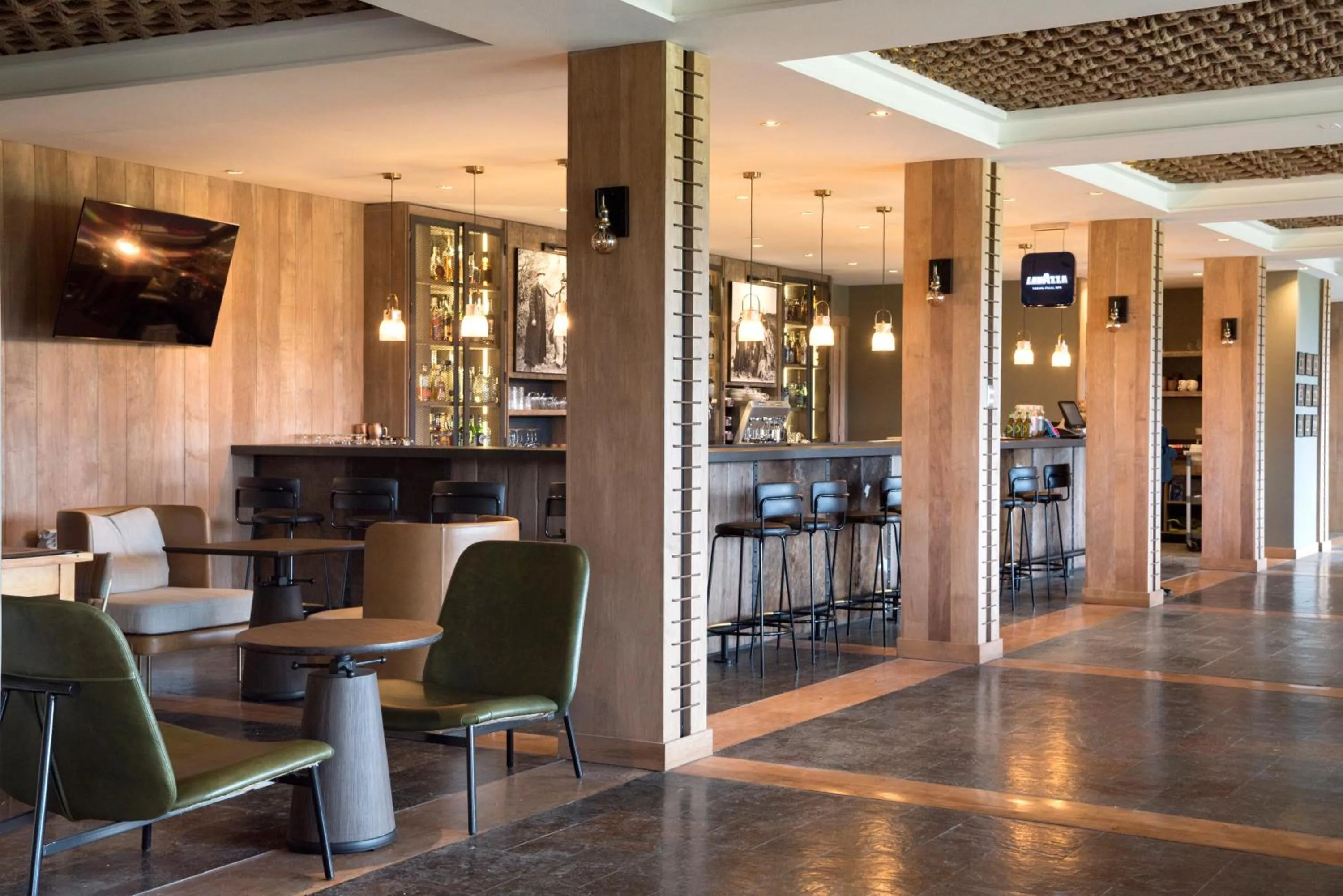 Restaurant/places to eat in Río Serrano Hotel + Spa