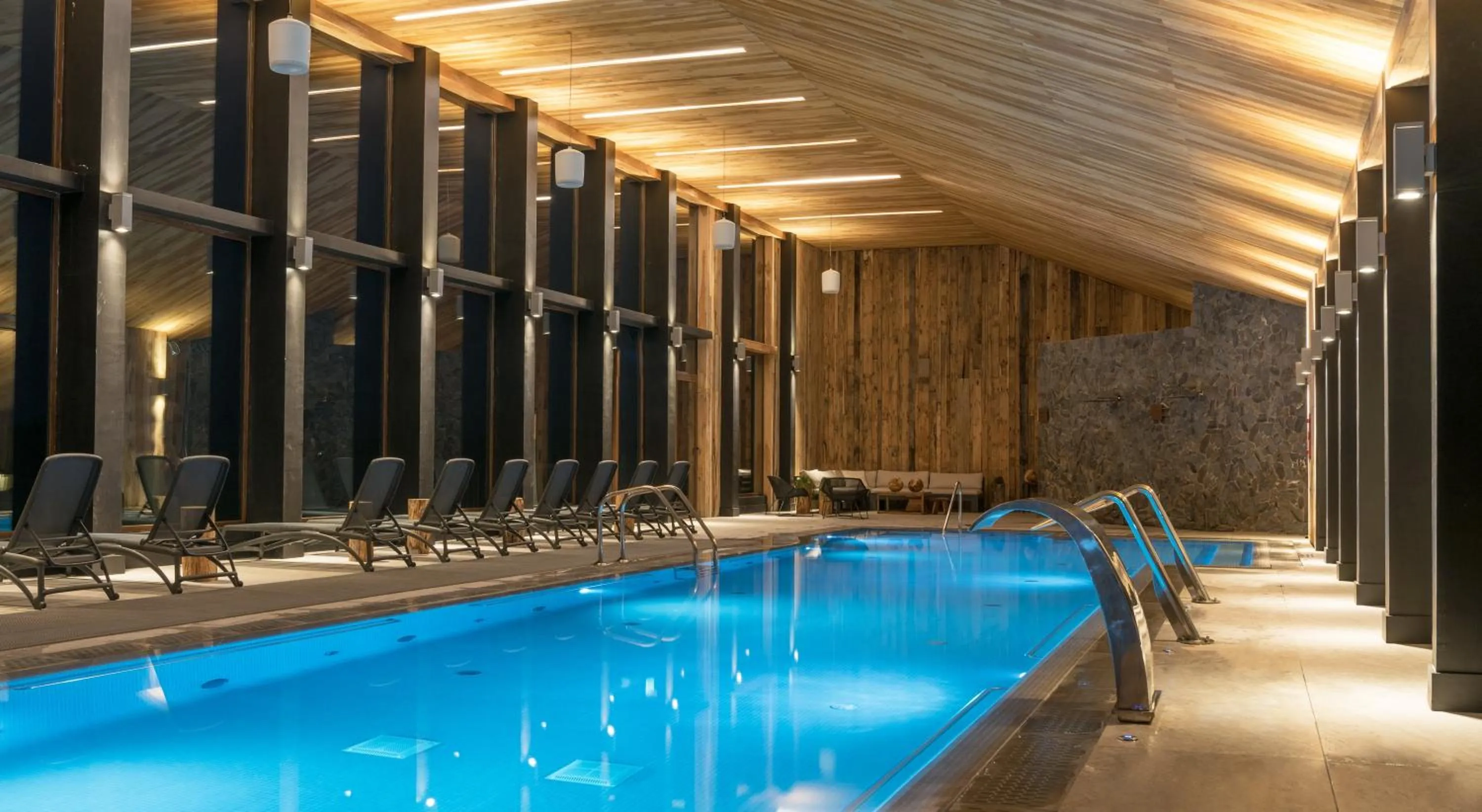 Swimming pool in Río Serrano Hotel + Spa