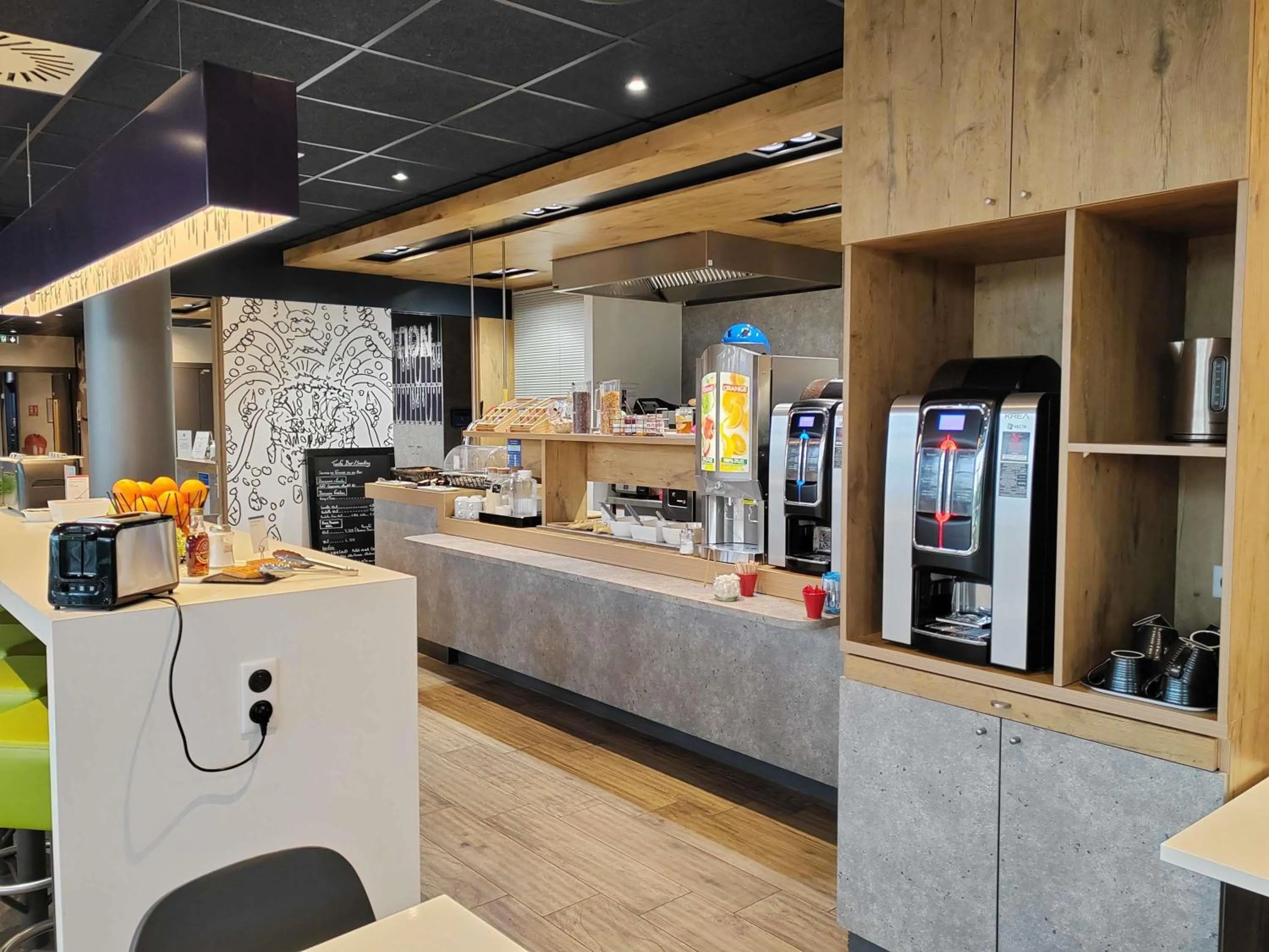 Breakfast in ibis budget Geneve Saint Genis Pouilly