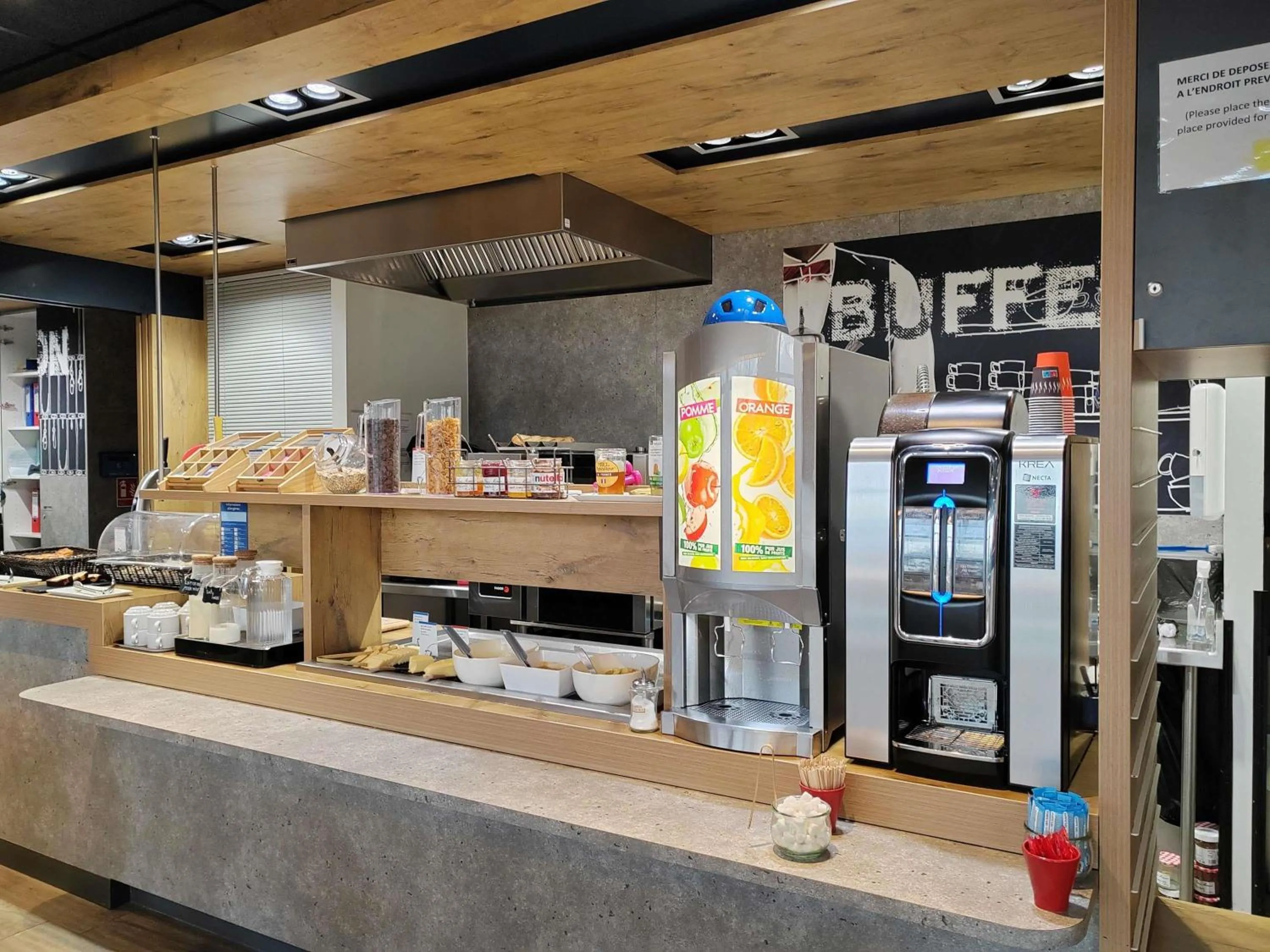 Breakfast in ibis budget Geneve Saint Genis Pouilly