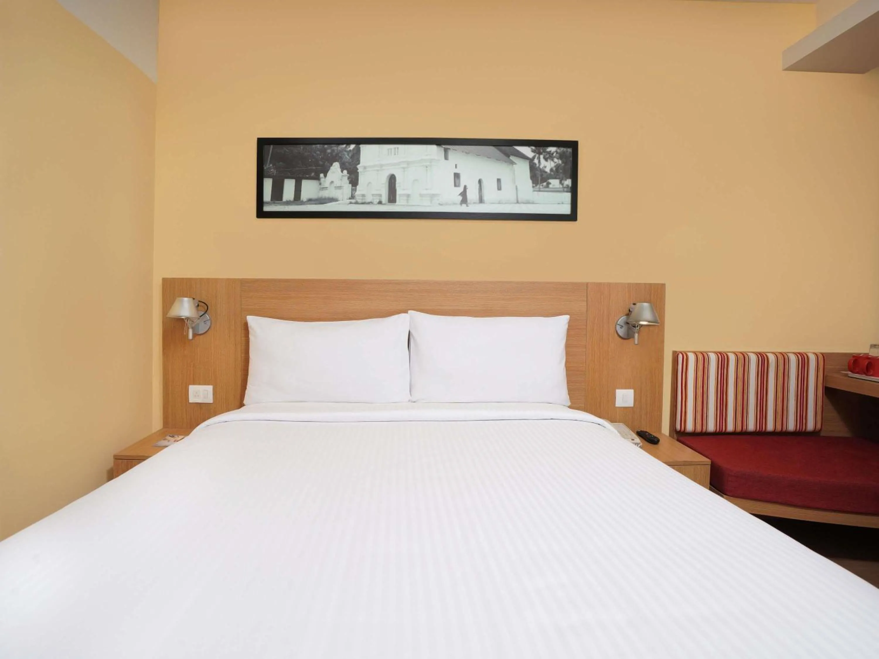 Bedroom, Bed in ibis Kolkata Rajarhat - An Accor Brand