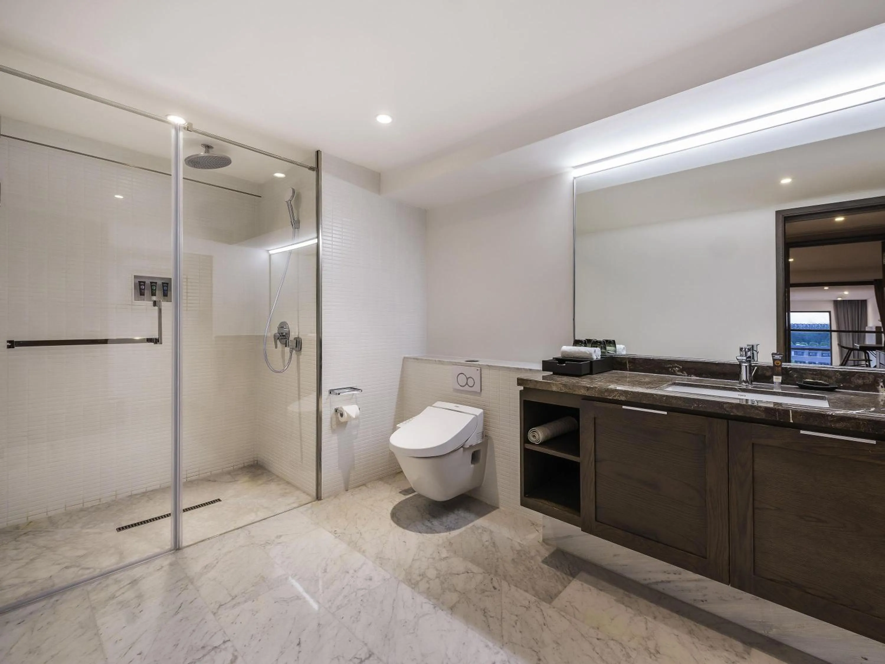 Bedroom in Novotel Suites Shanghai Hongqiao