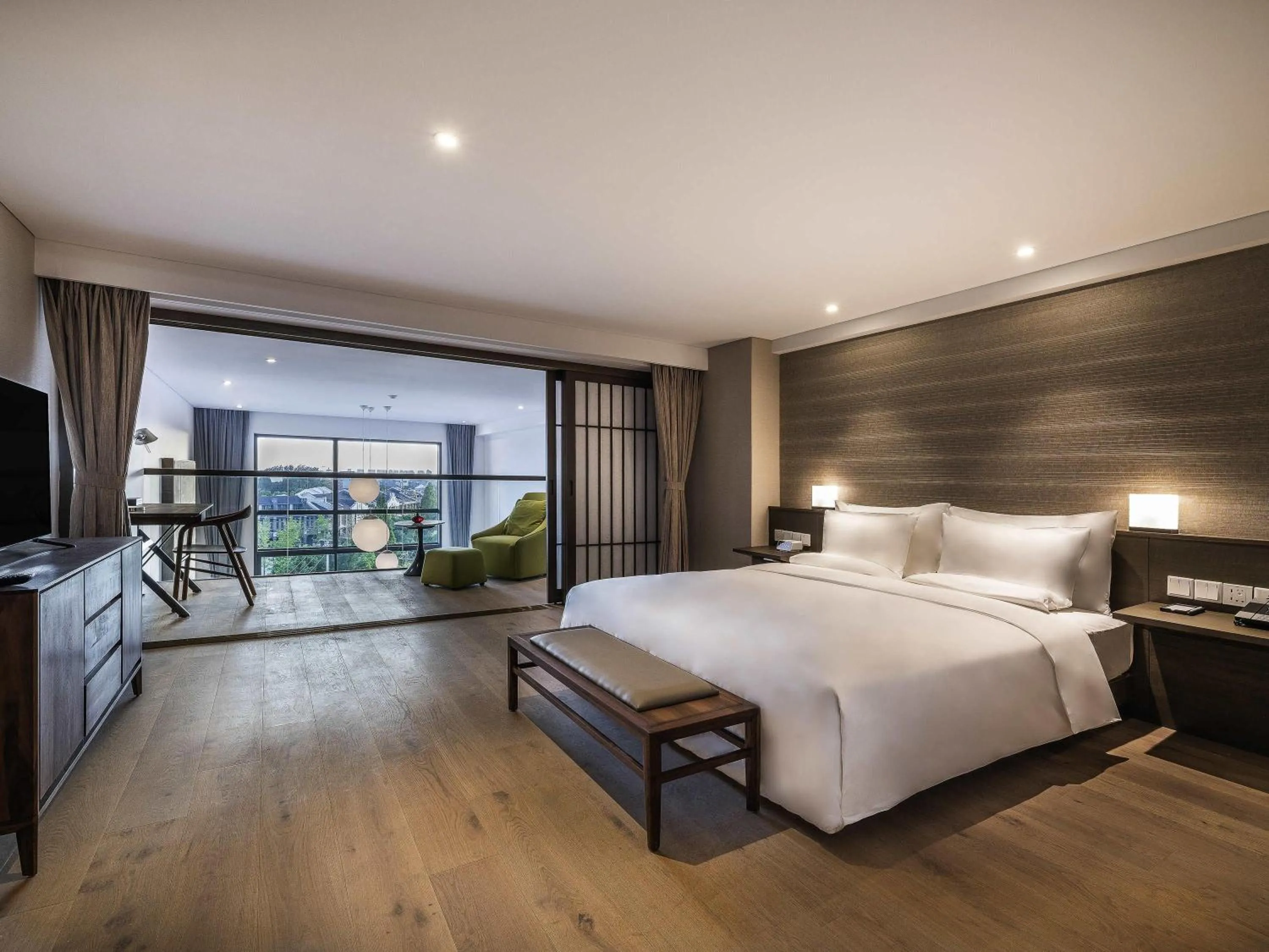 Bedroom, Bed in Novotel Suites Shanghai Hongqiao