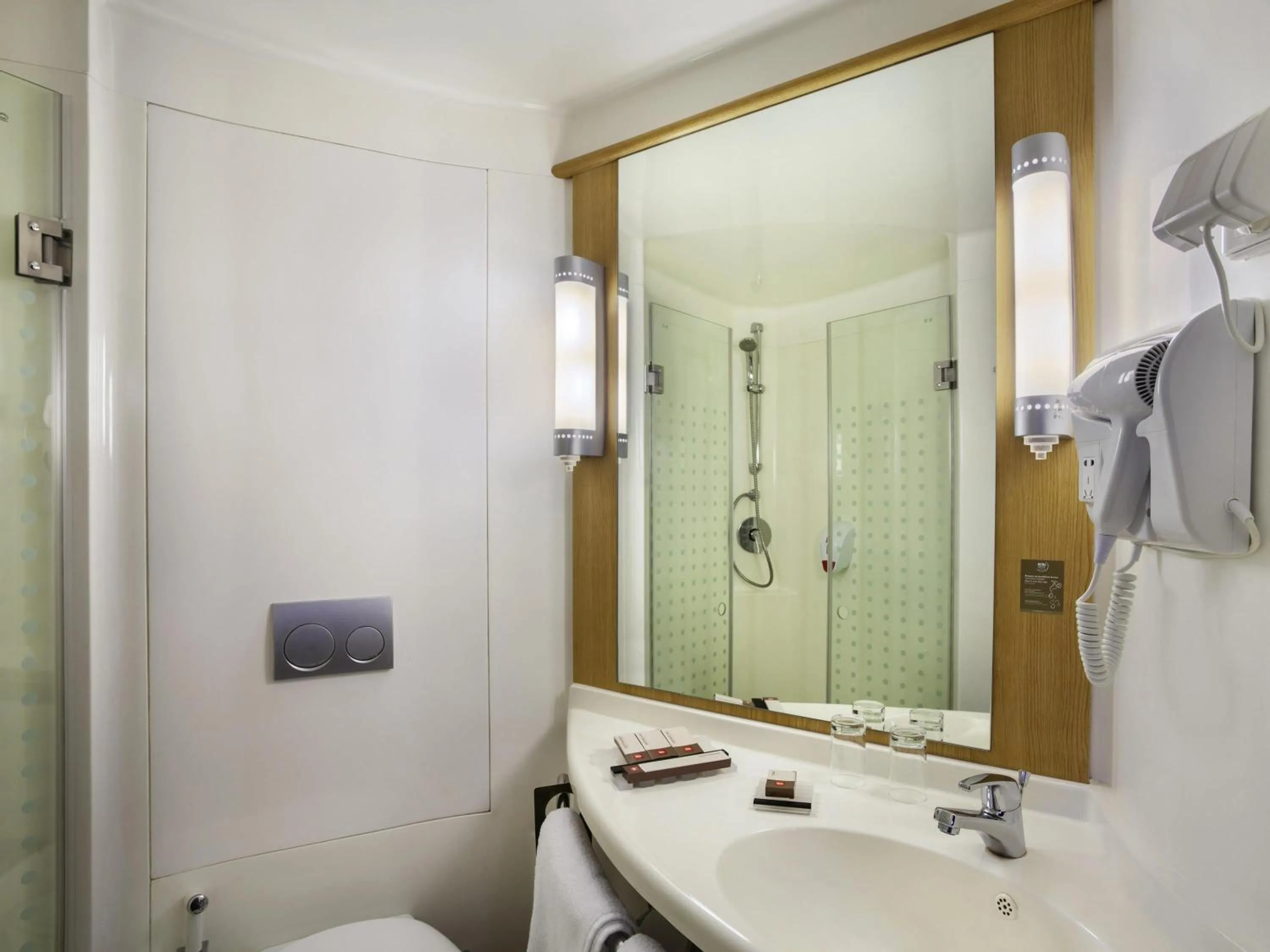 Bedroom in ibis Pontianak City Center