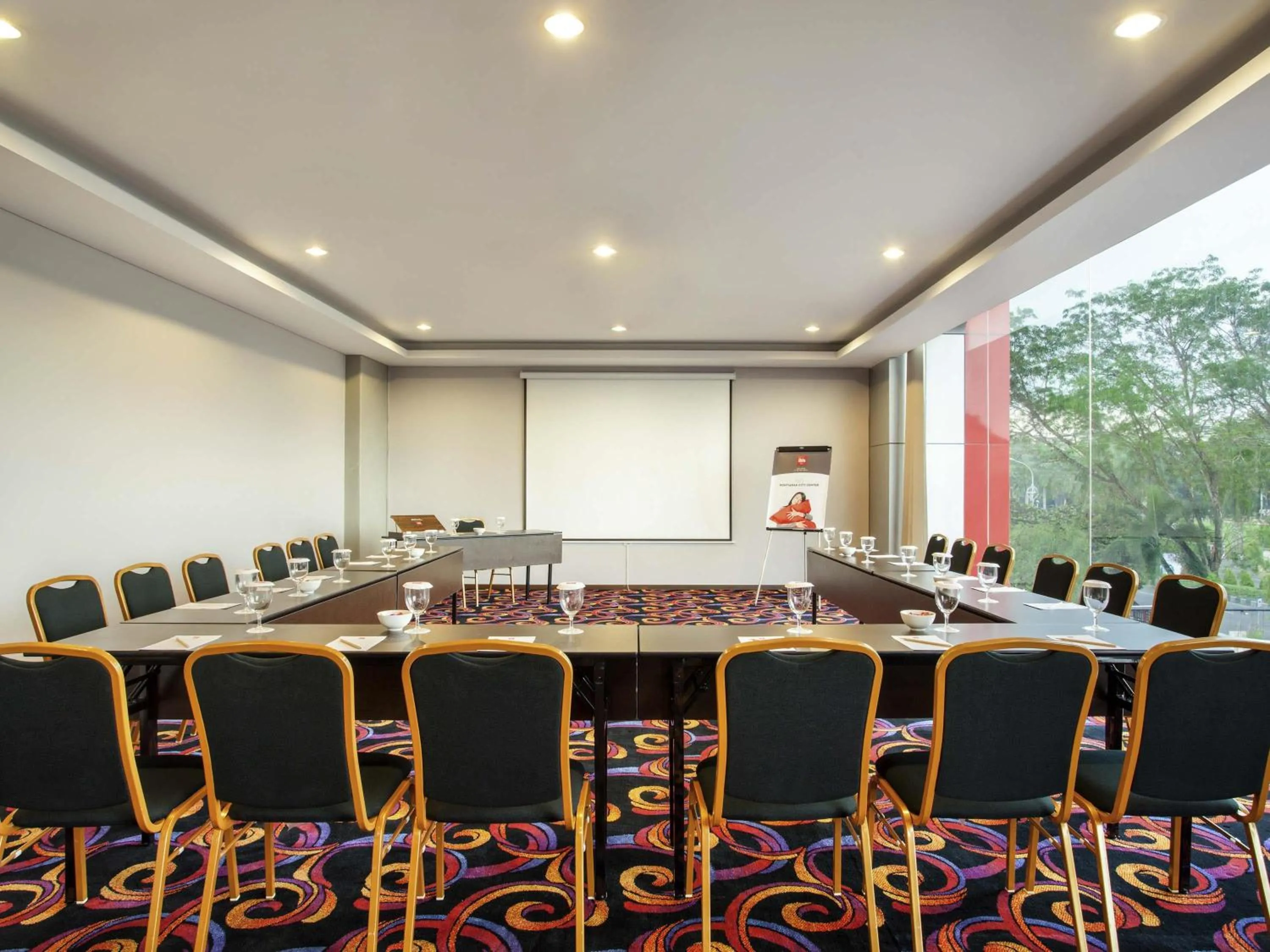 Meeting/conference room in ibis Pontianak City Center
