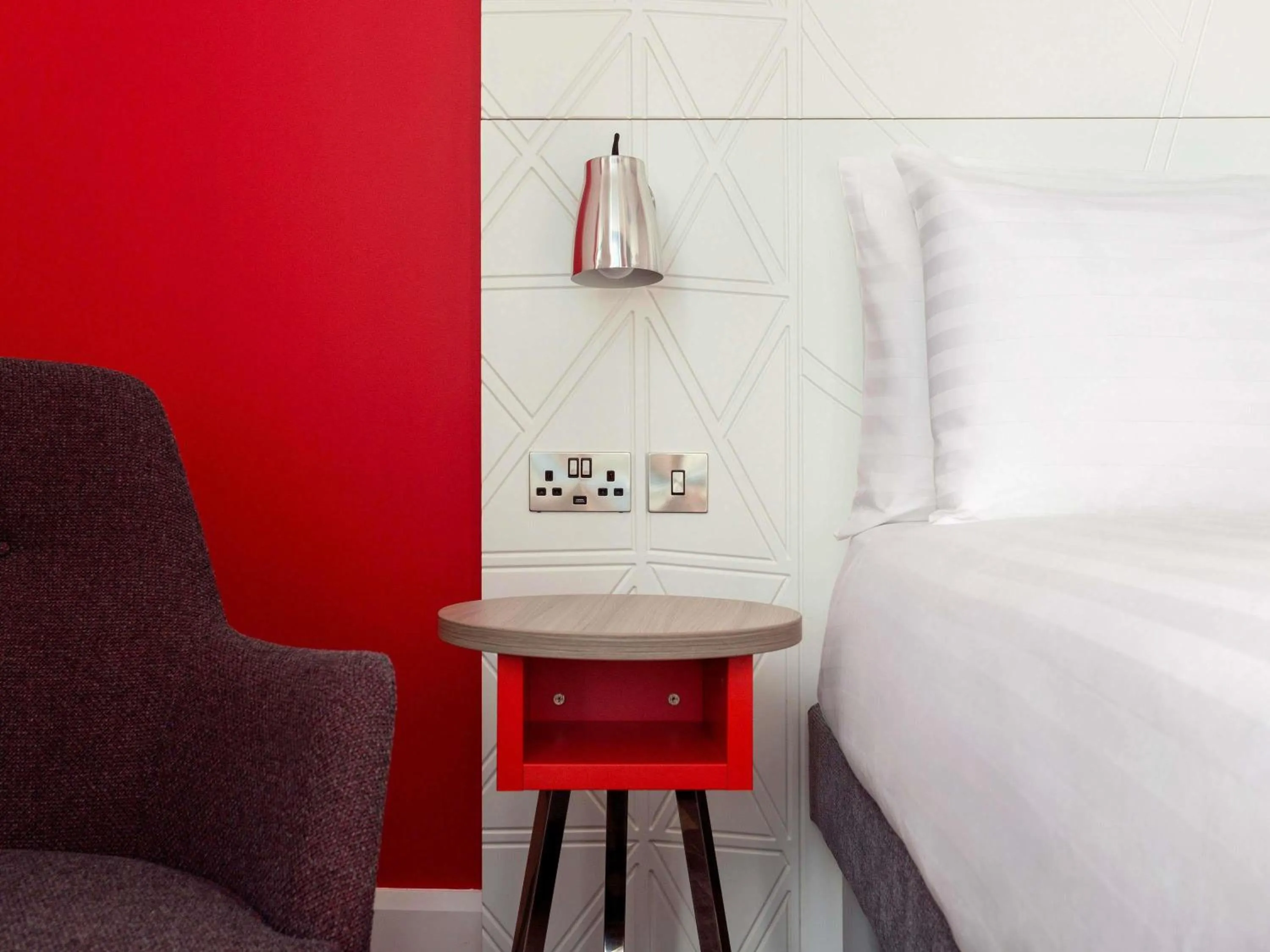 Bedroom, Bed in ibis Styles Glasgow Central