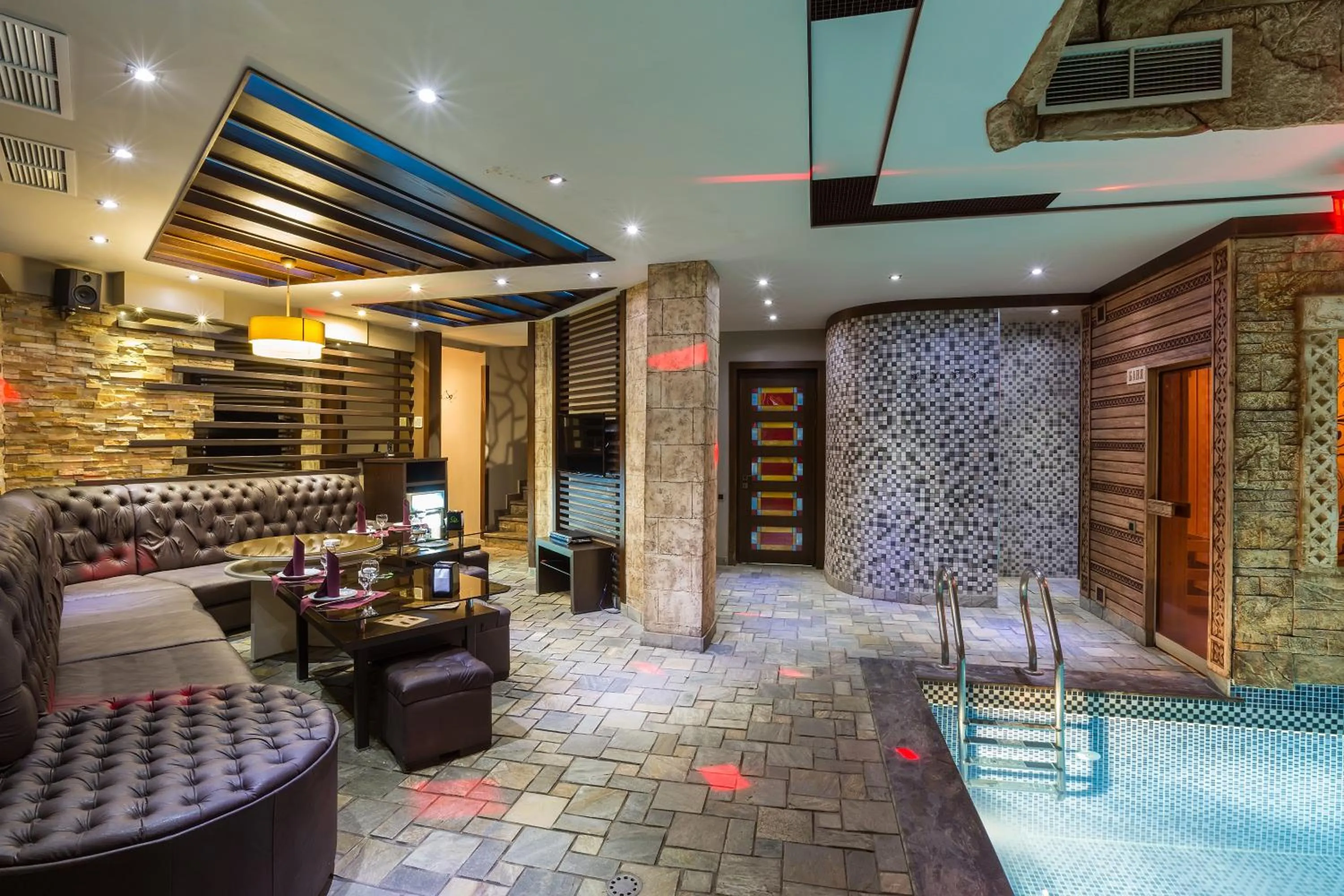 Seating area in Green Palace Hotel