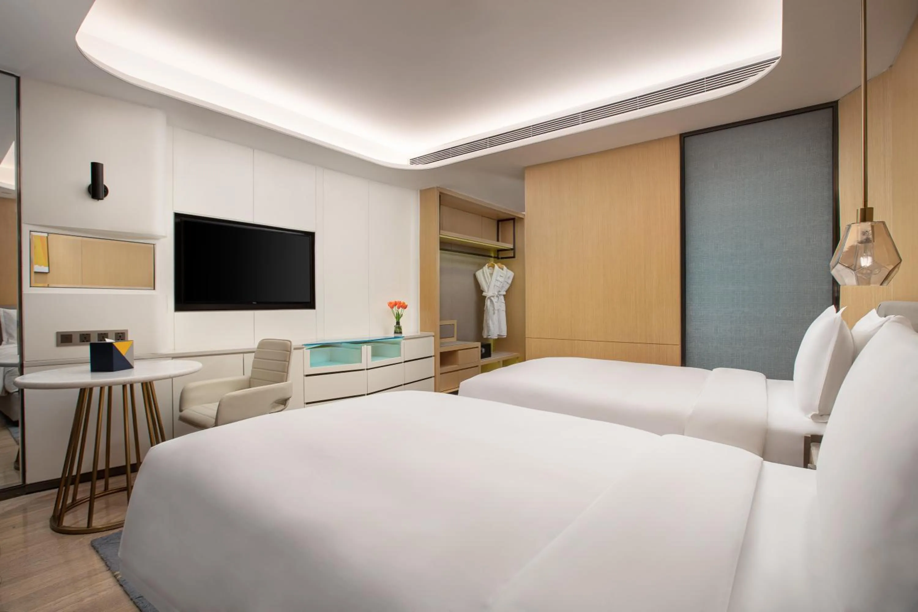 Photo of the whole room, Bed in voco Xian ETDZ by IHG