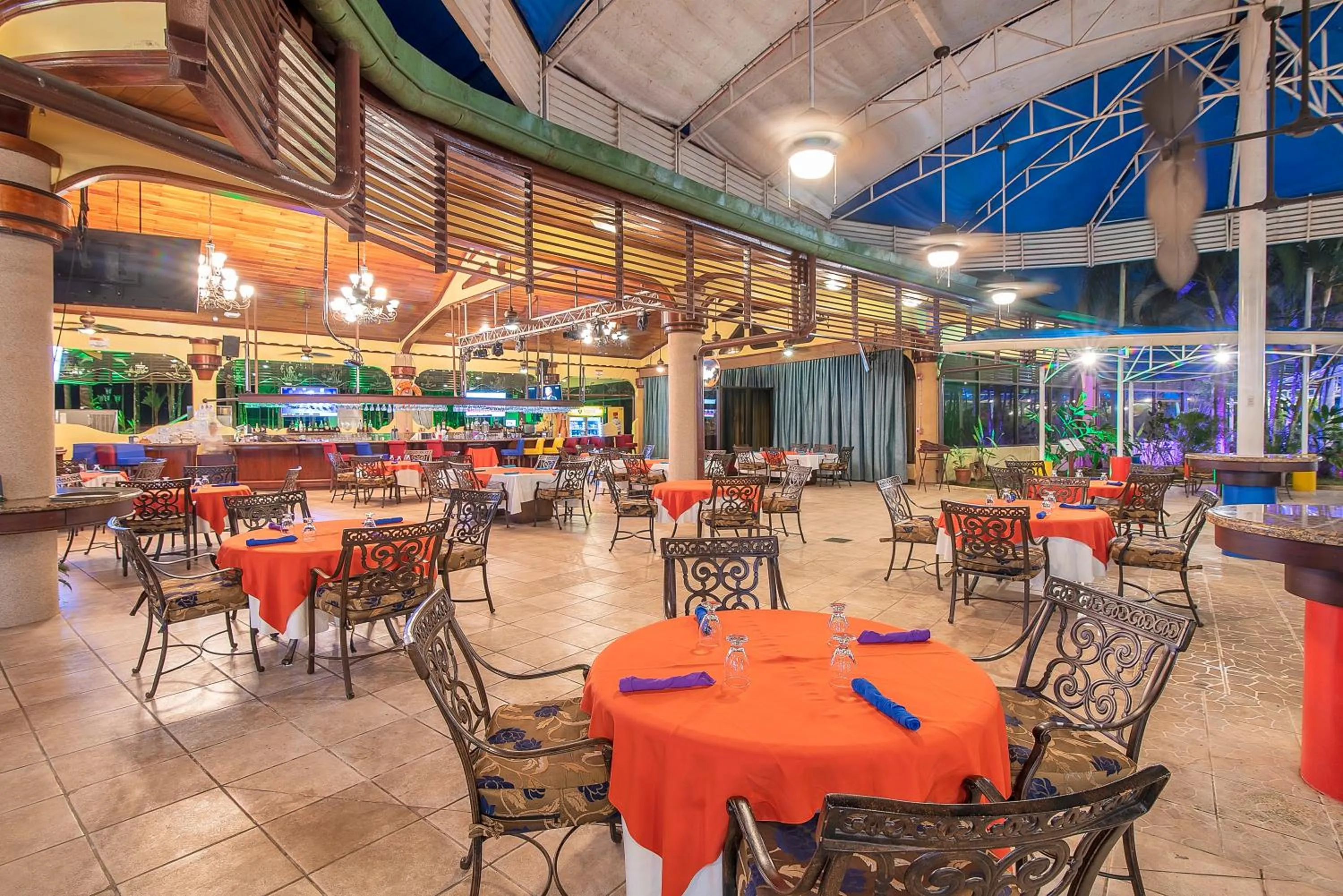 Restaurant/places to eat in Hotel Casa Roland Golfito Resort