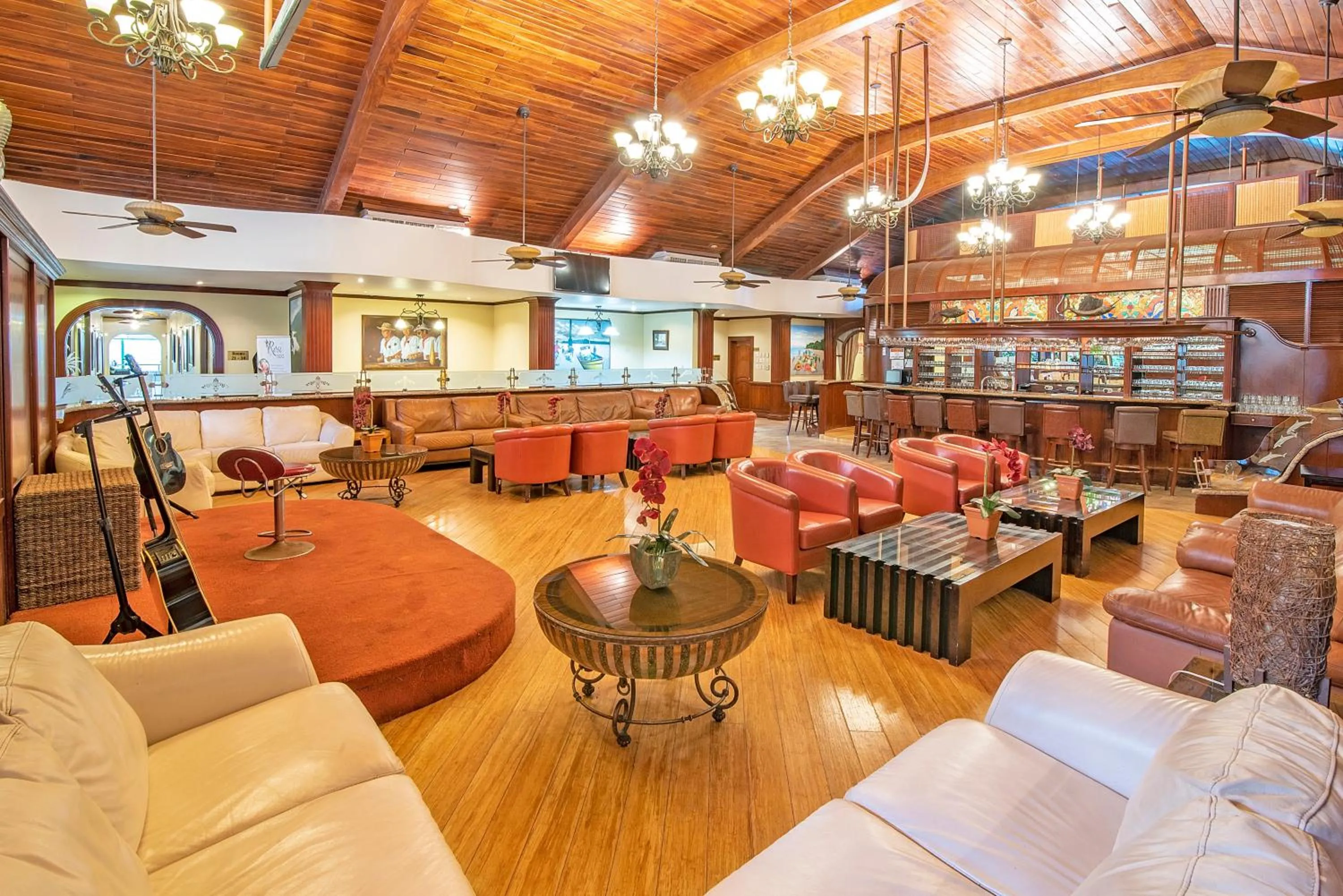 Lounge or bar in Hotel Casa Roland Golfito Resort