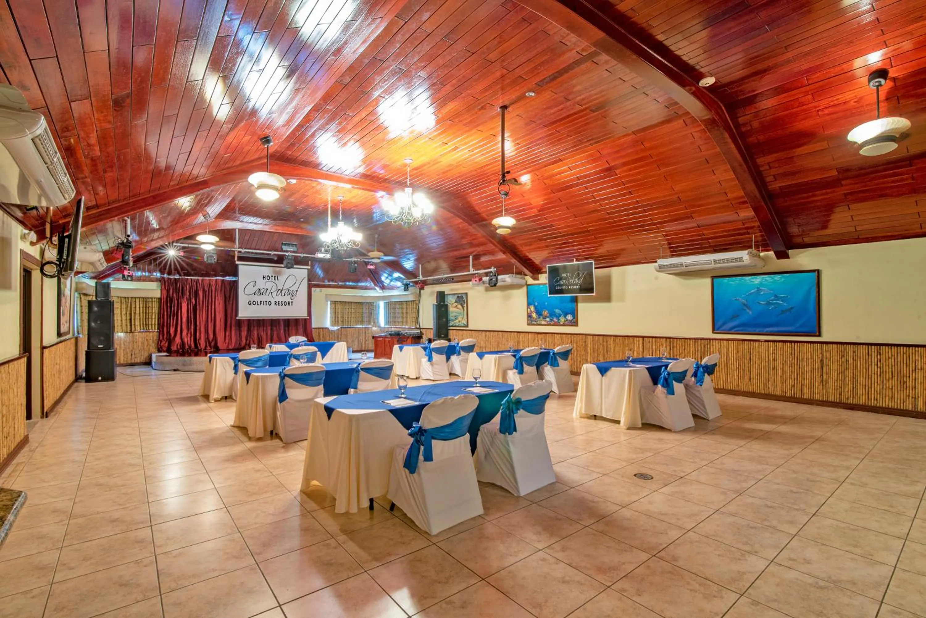 Business facilities in Hotel Casa Roland Golfito Resort