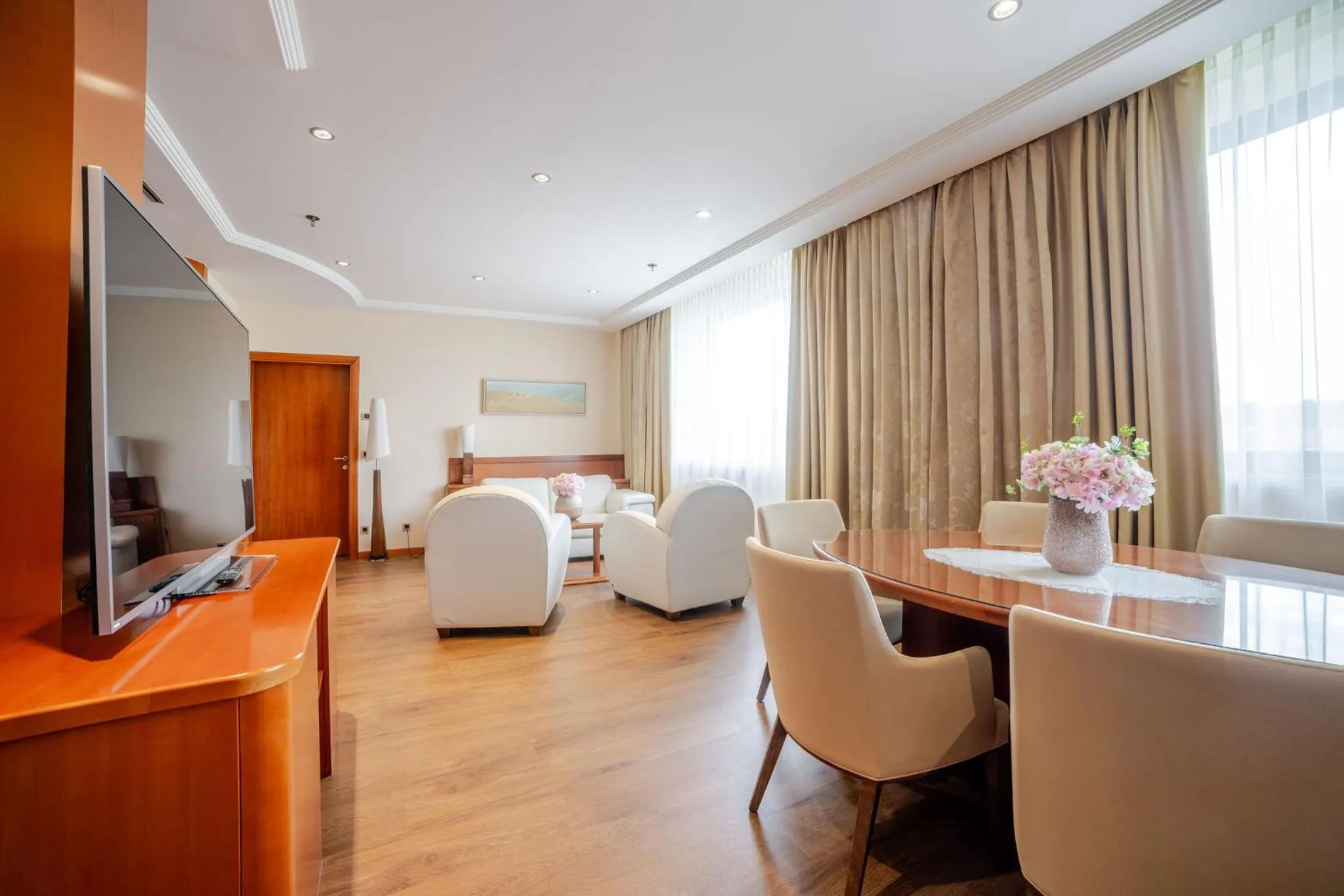 Perla, Resort & Entertainment