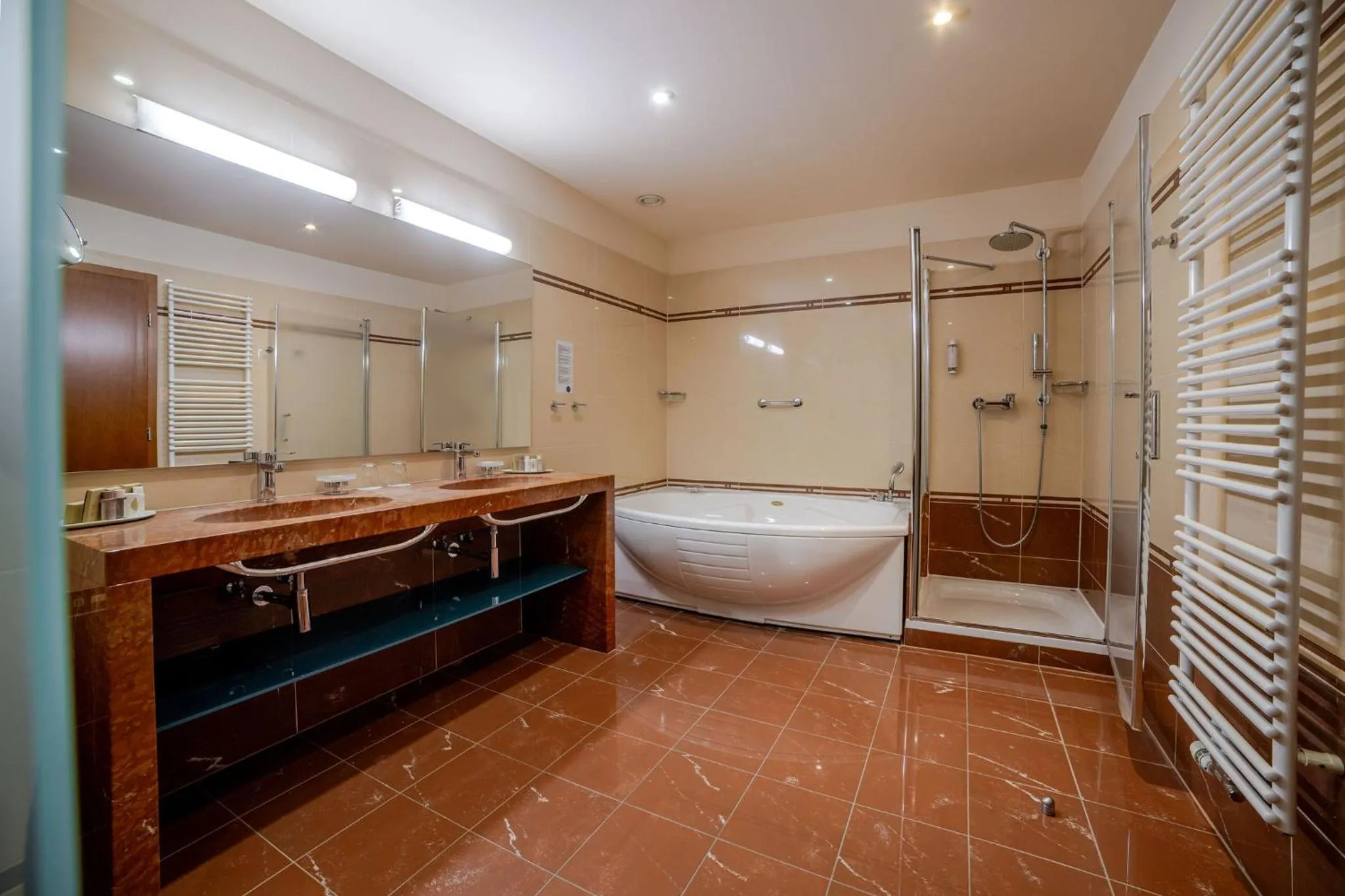 Perla, Resort & Entertainment