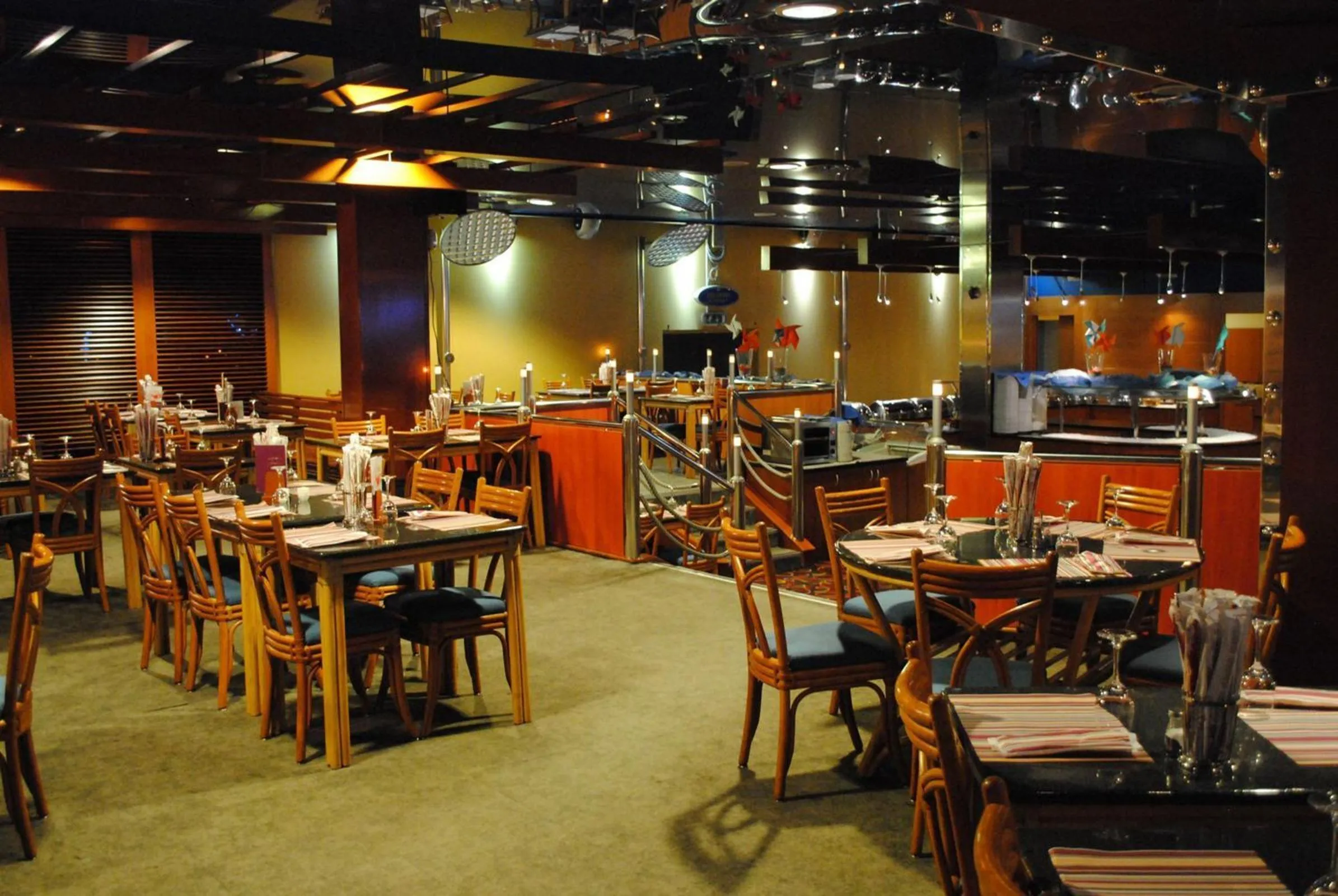 Restaurant/places to eat in Perla, Resort & Entertainment