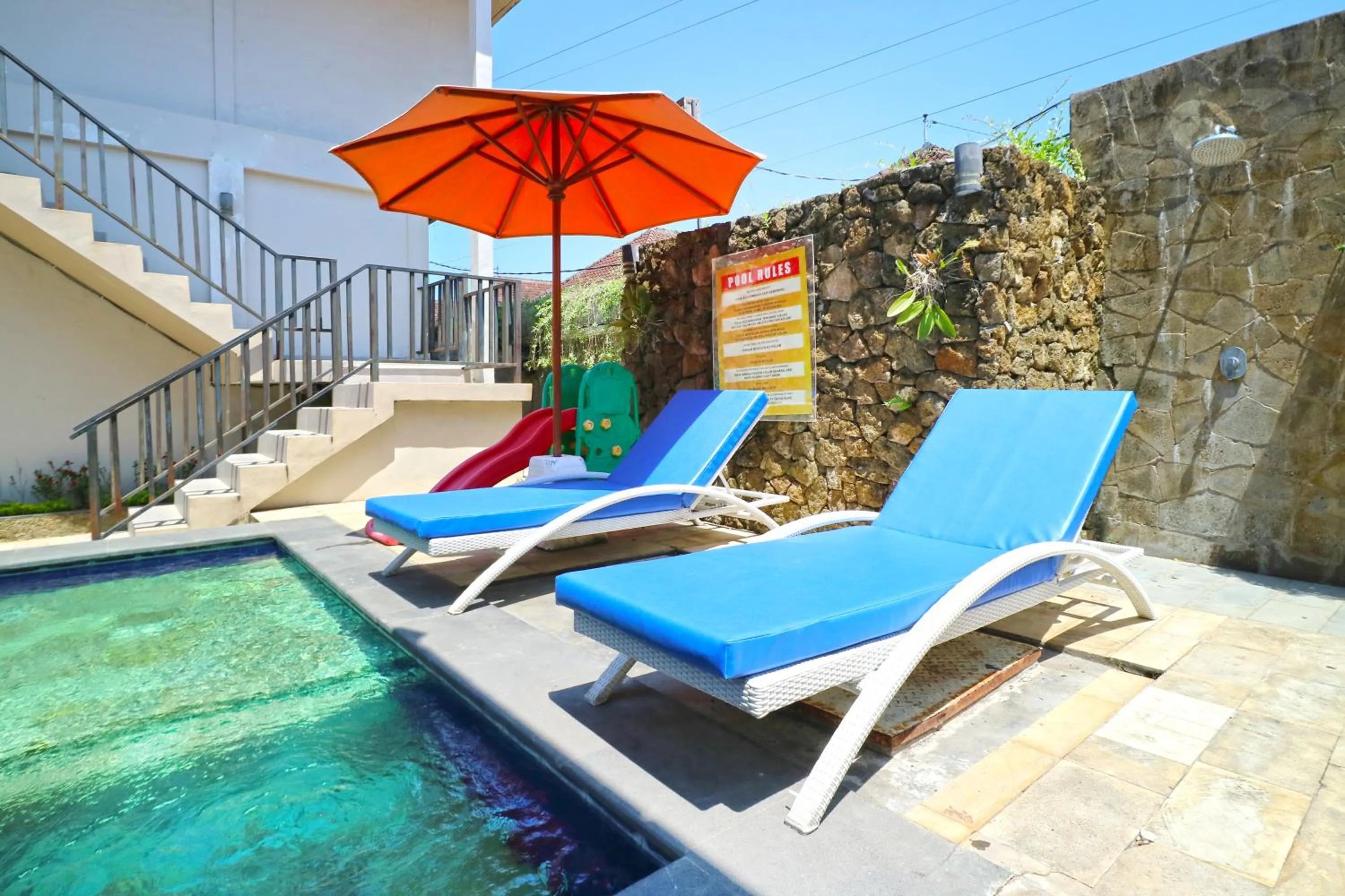 Swimming pool in Lembayung Sari Homestay