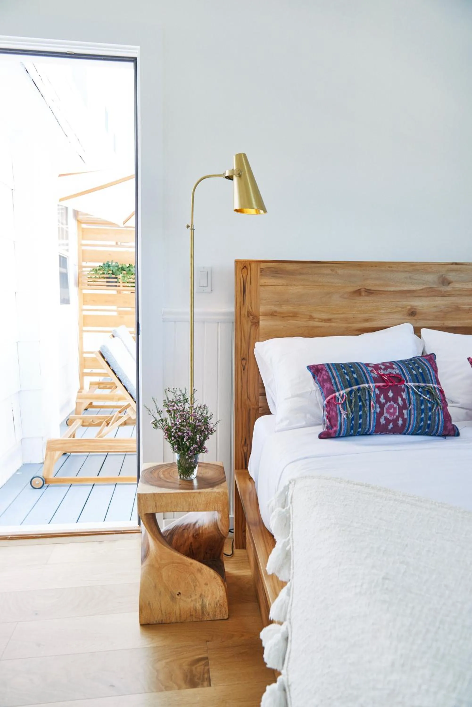 Garden view, Bed in Hero Beach Club