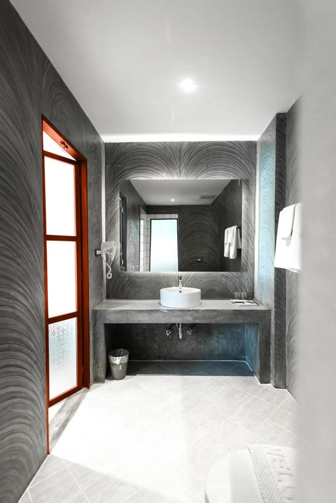 Bathroom, Bed in S 2 Modern Boutique Hotel