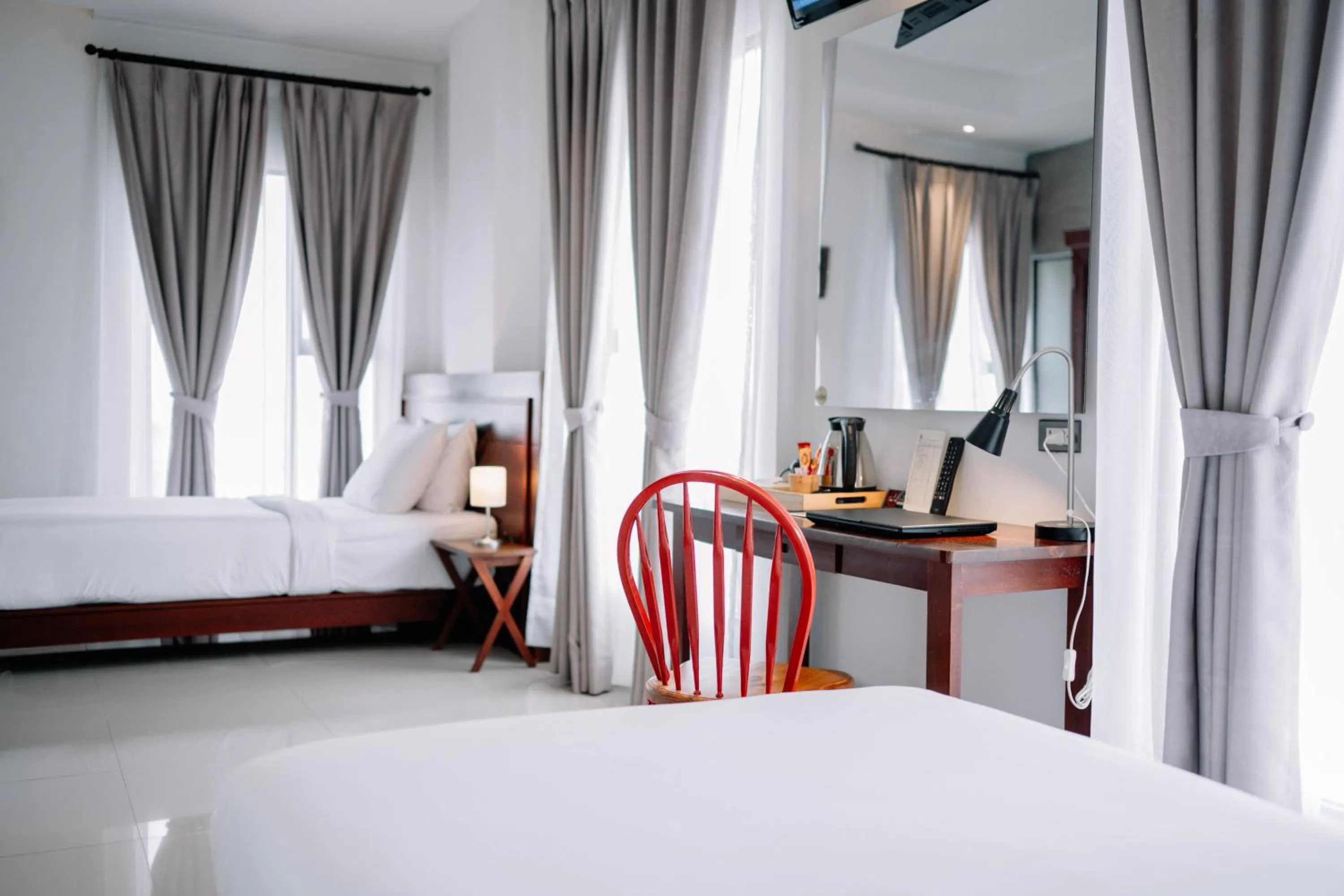 Photo of the whole room, Bed in S 2 Modern Boutique Hotel