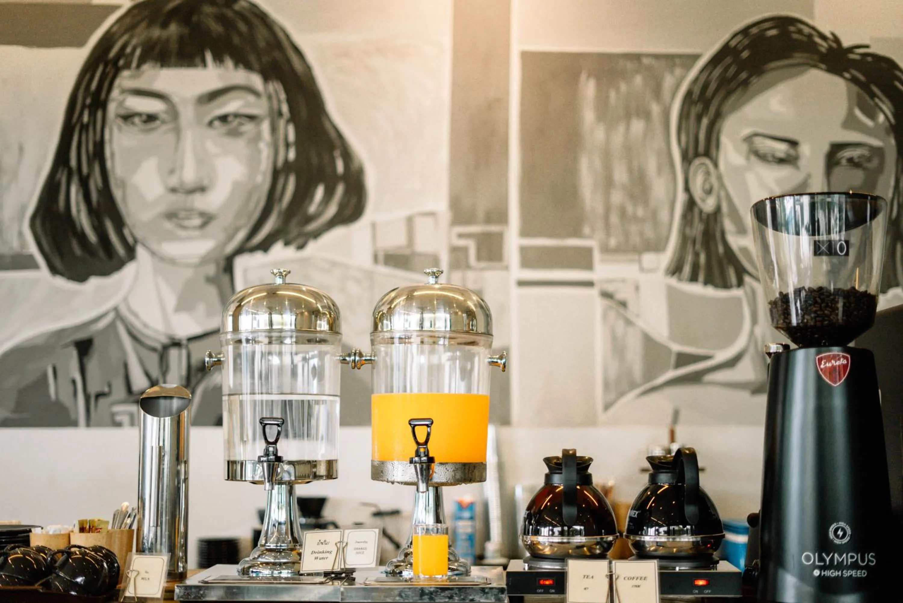 Coffee/tea facilities in S 2 Modern Boutique Hotel