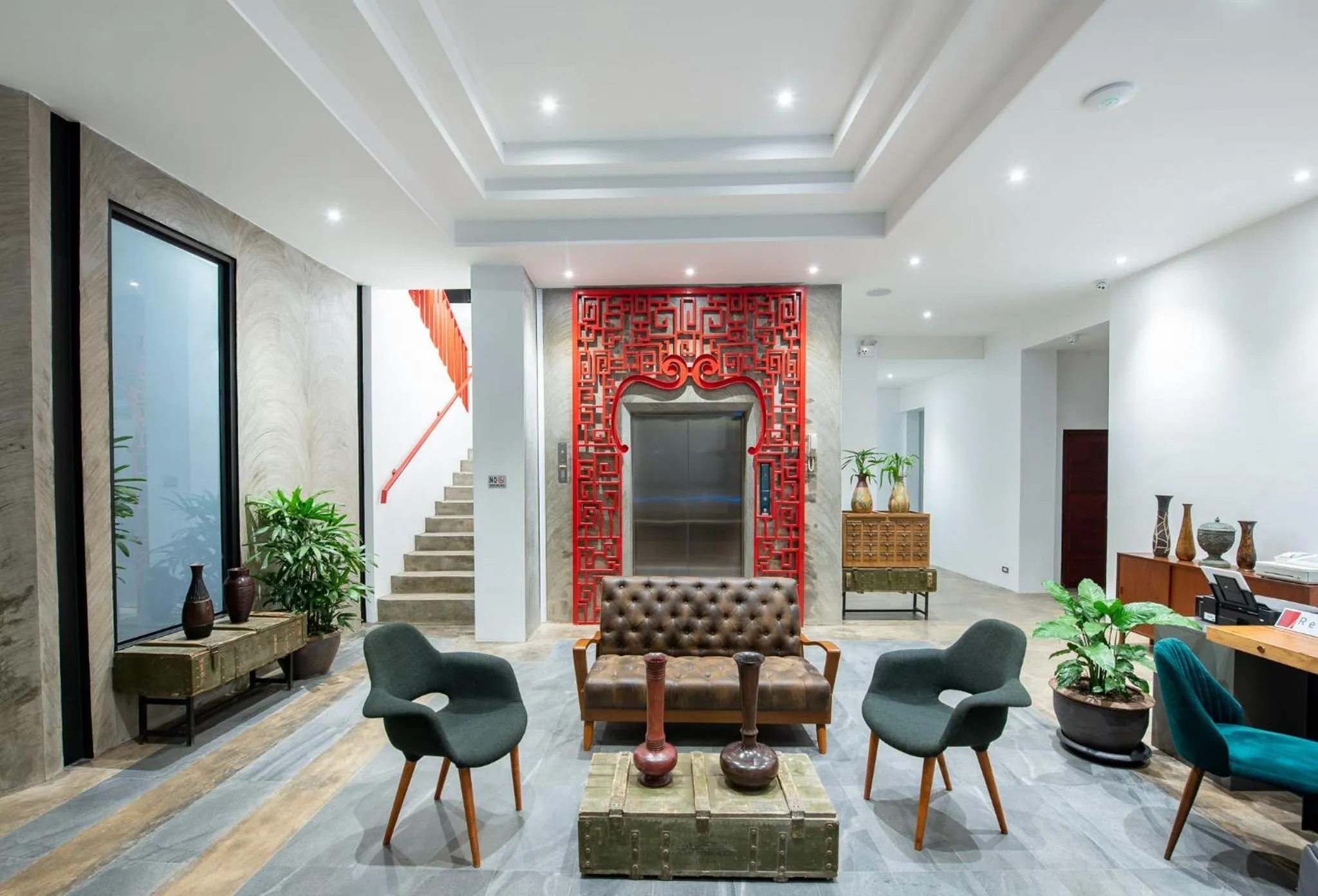 Lobby or reception in S 2 Modern Boutique Hotel