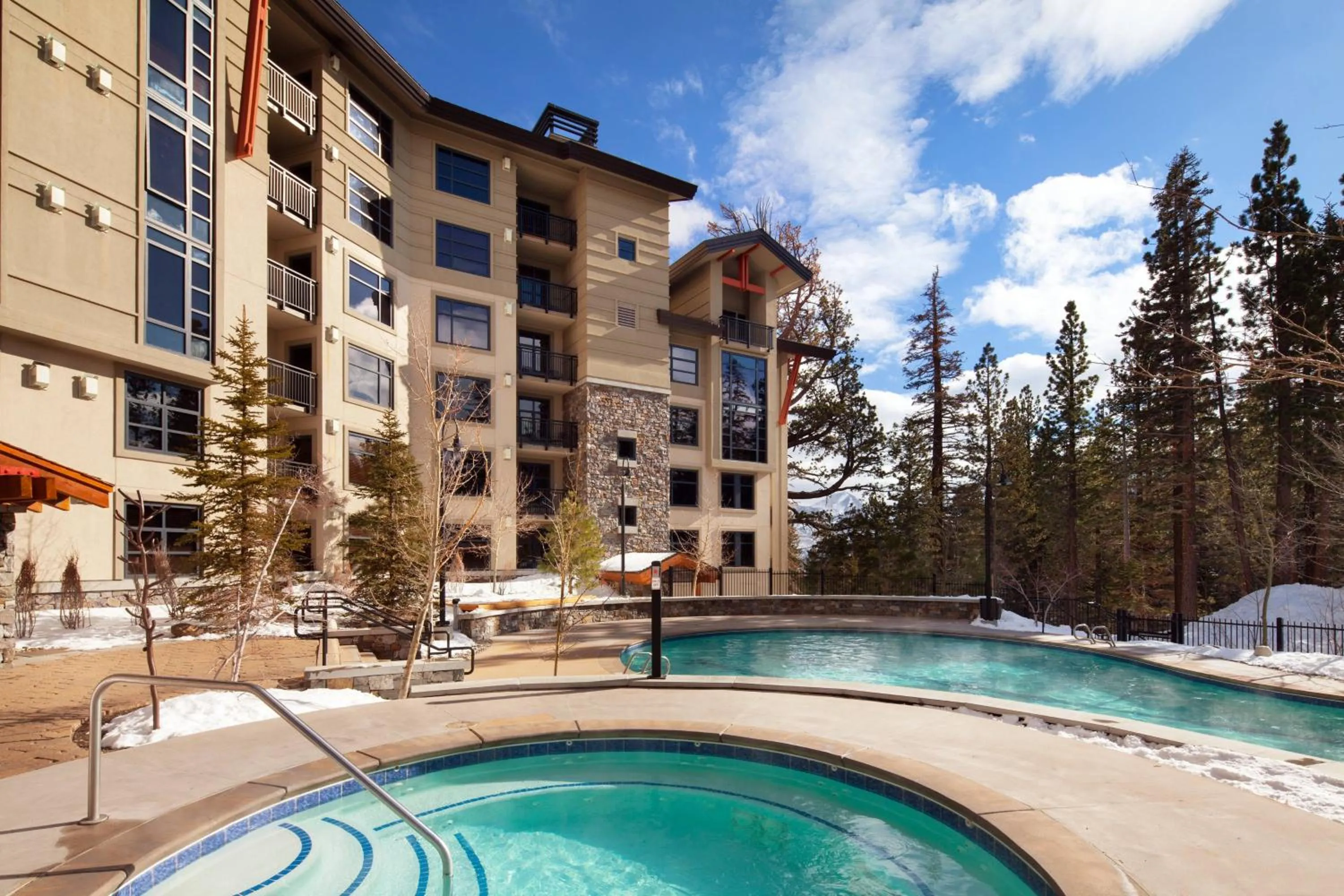 Swimming pool in The Westin Monache Resort, Mammoth