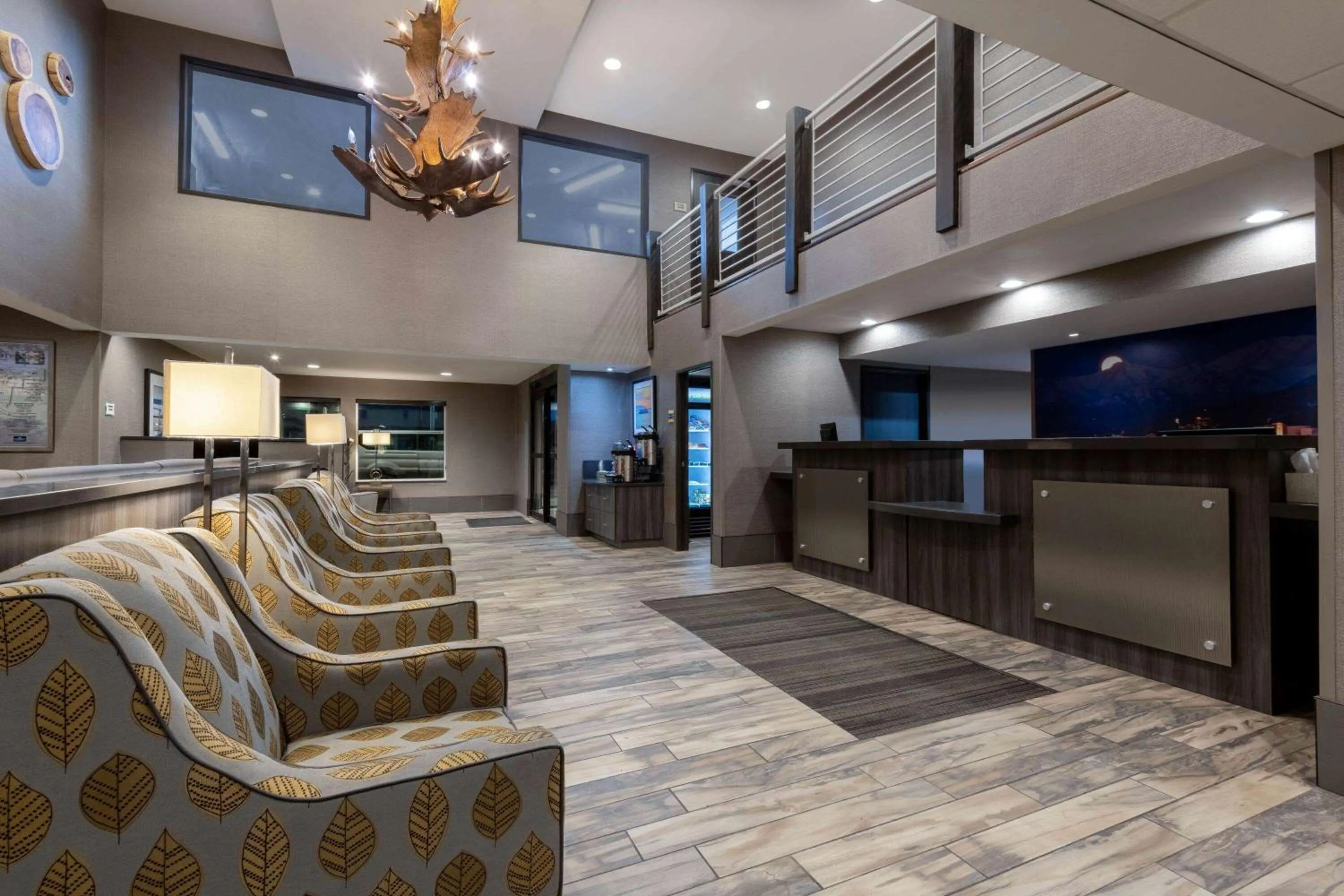 Lobby or reception in La Quinta by Wyndham Anchorage Airport