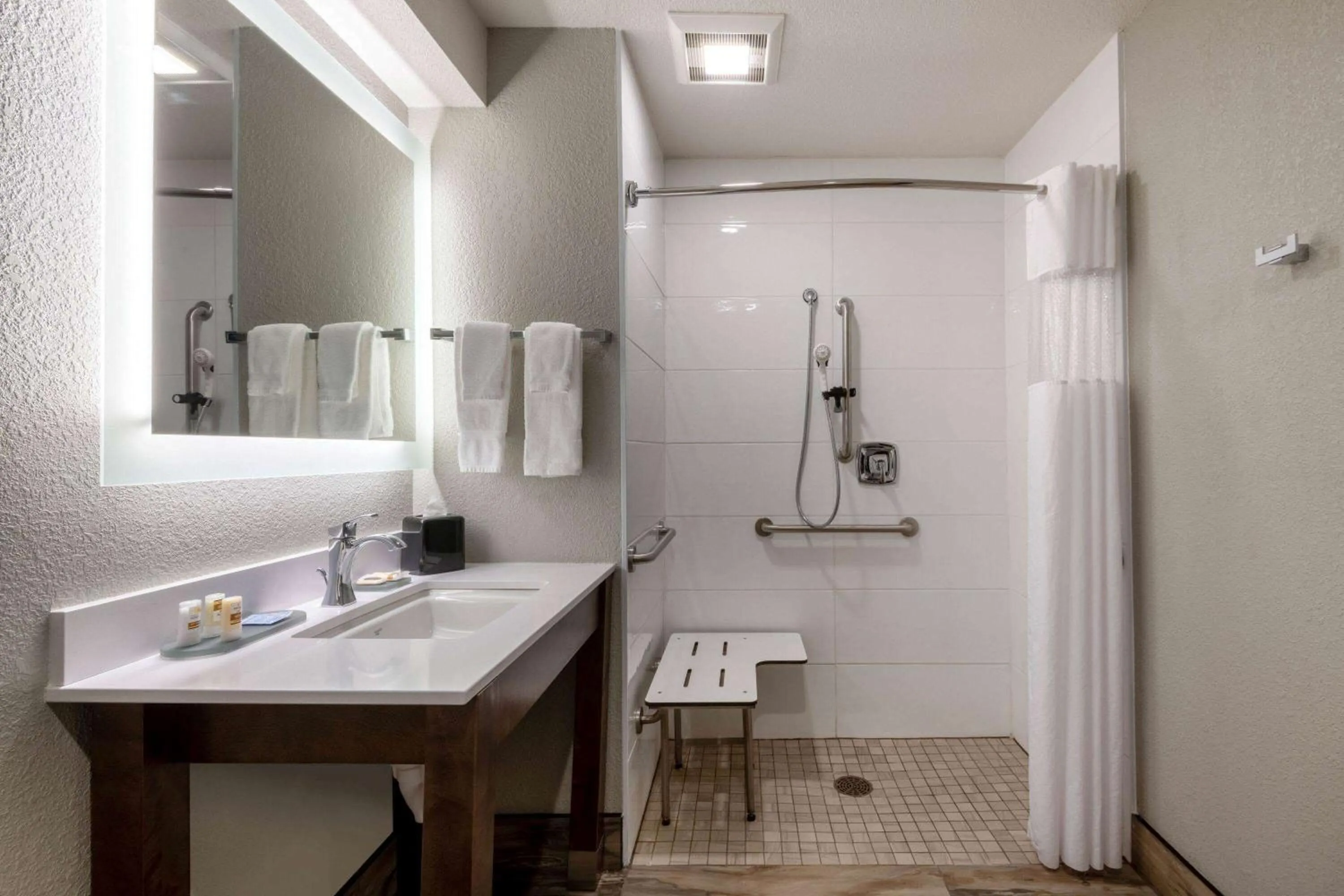 Bathroom in La Quinta by Wyndham Anchorage Airport