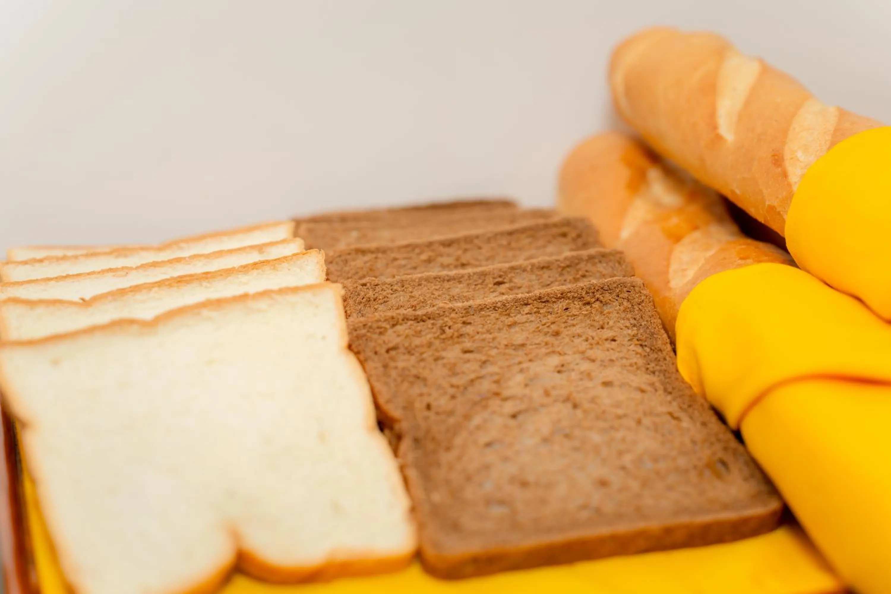 Food and drinks in DAHLIALAND SAIGON HOTEL & SWIMMING PooL