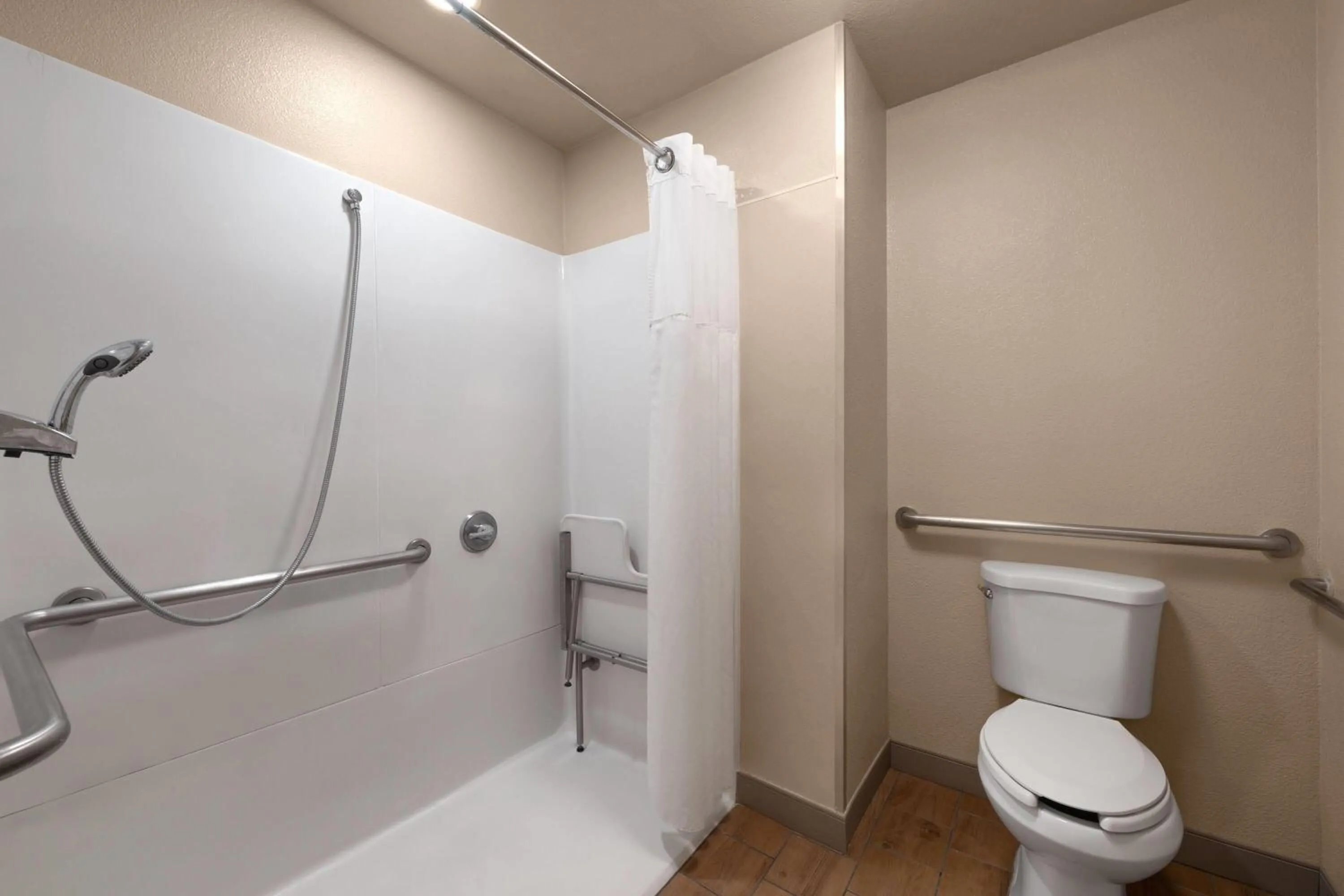 Shower in Howard Johnson by Wyndham Modesto Ceres