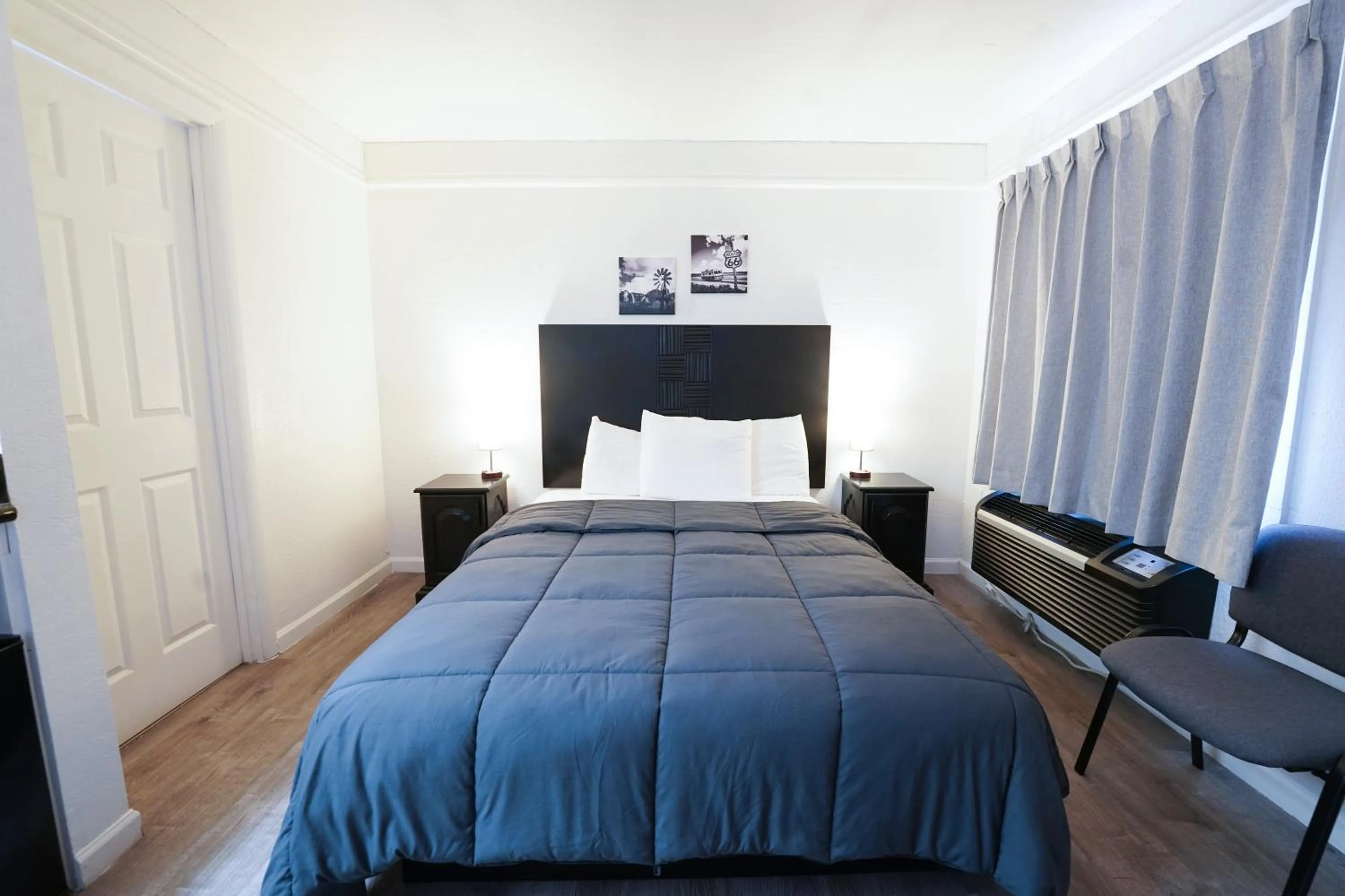 Bed in Rim Country Inn Payson