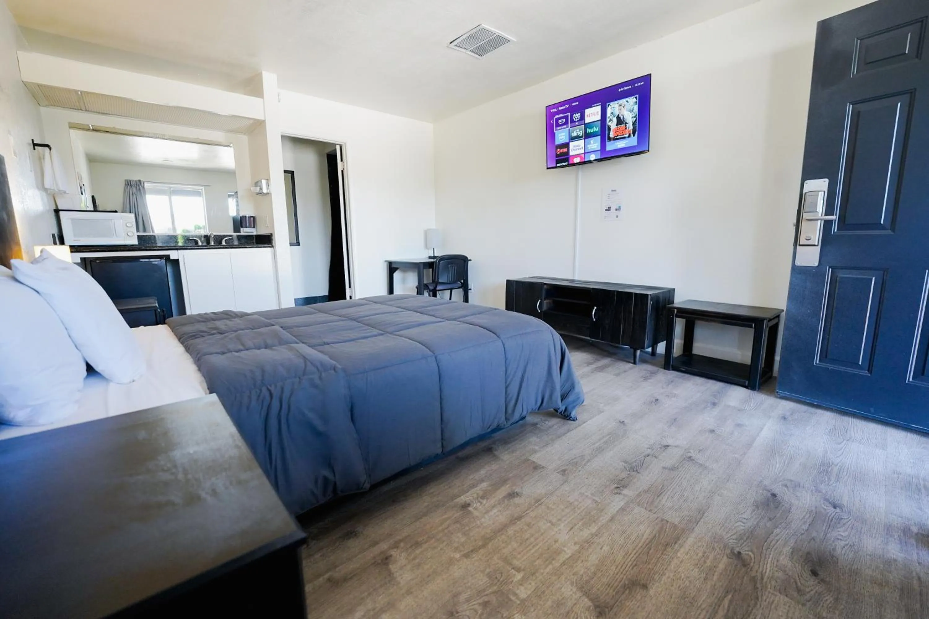 Bed in Rim Country Inn Payson