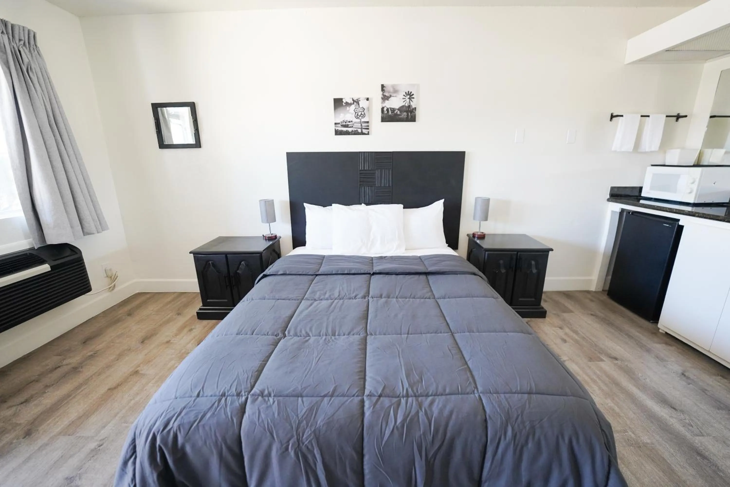 Bed in Rim Country Inn Payson