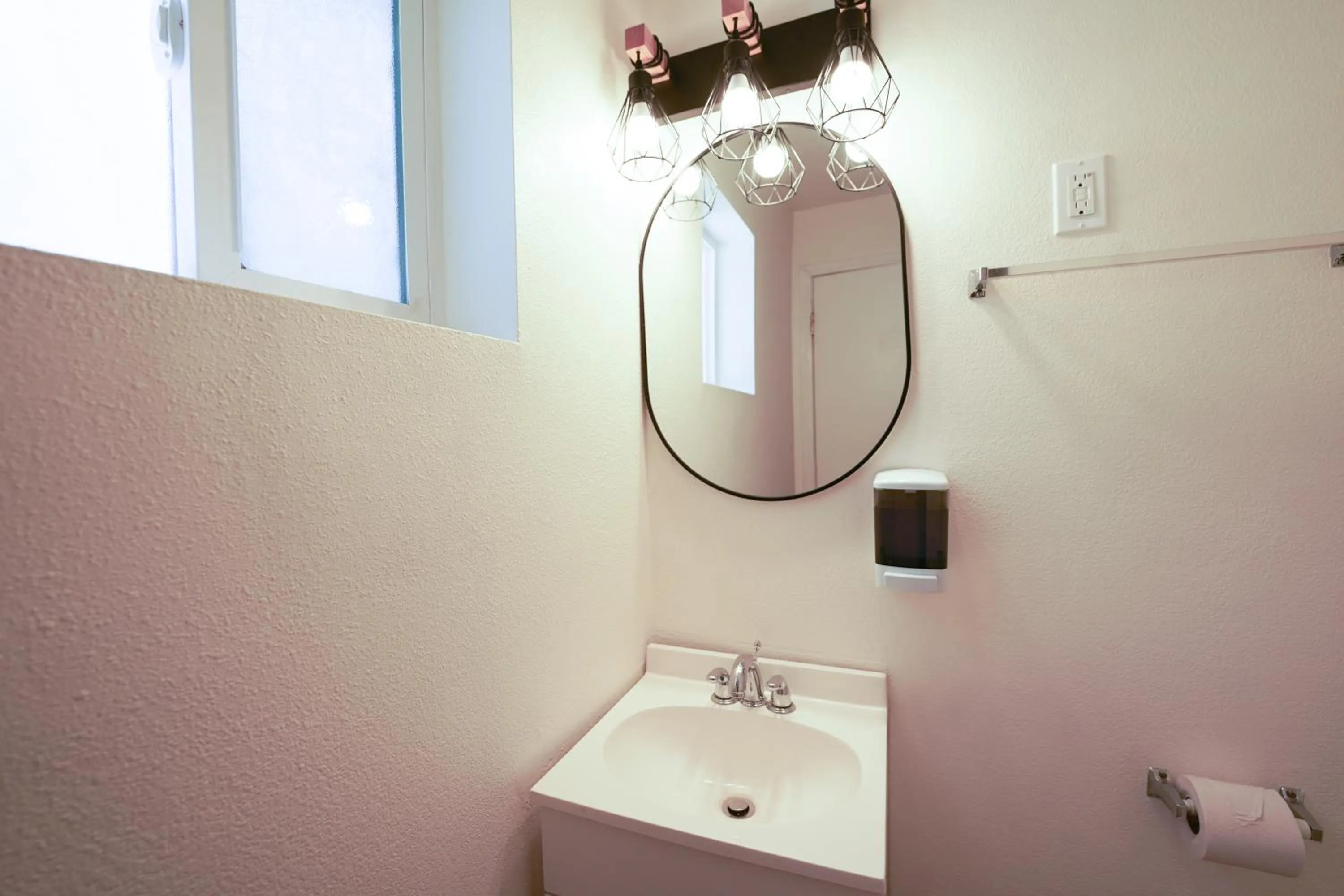 Bathroom in Rim Country Inn Payson