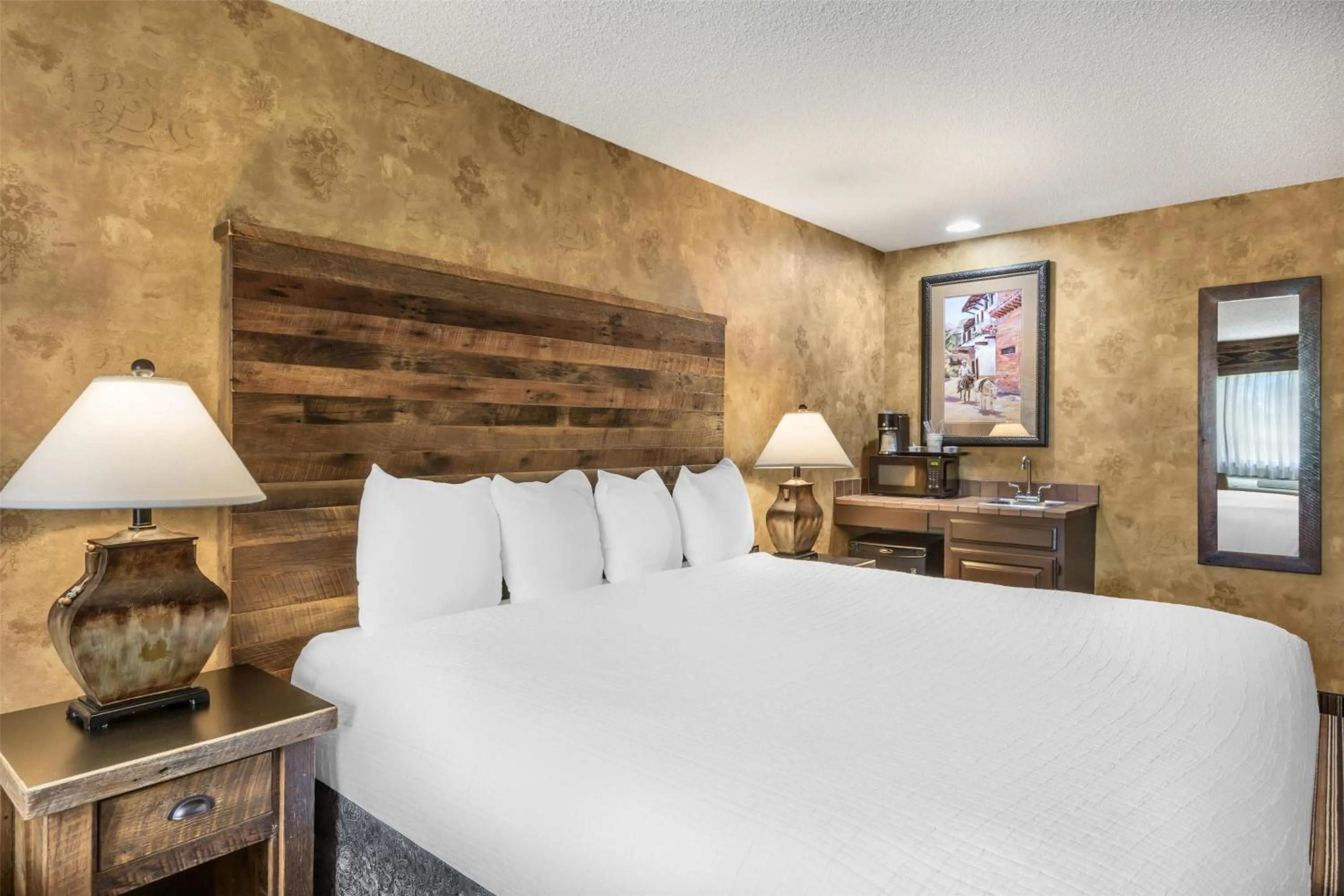 Bedroom, Bed in Best Western Plus Inn of Santa Fe