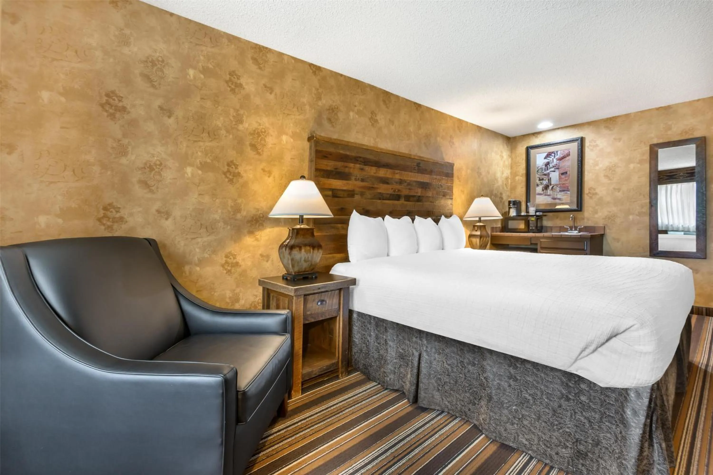 Bedroom, Bed in Best Western Plus Inn of Santa Fe