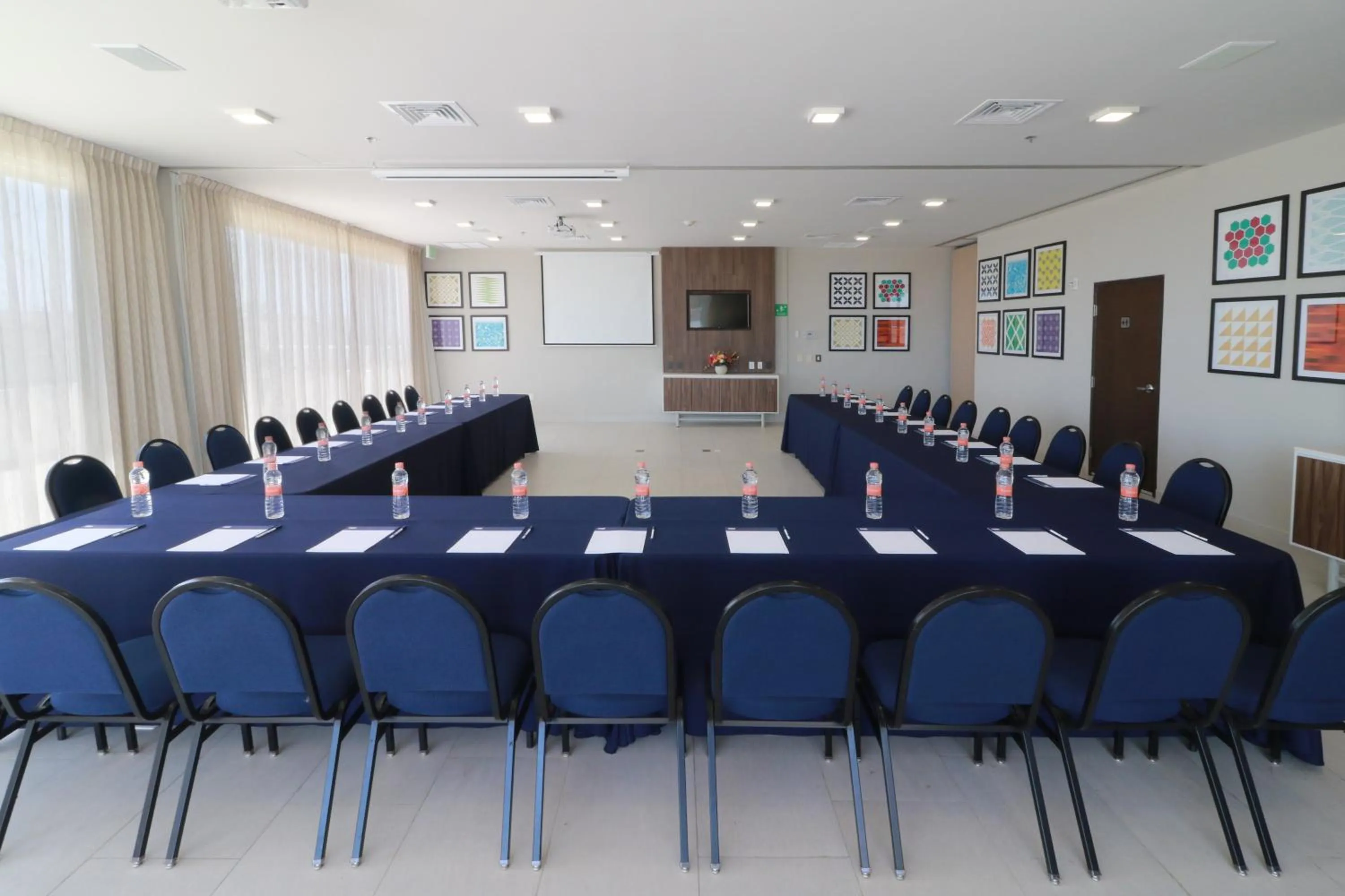 Meeting/conference room in Holiday Inn Express & Suites - Playa del Carmen by IHG
